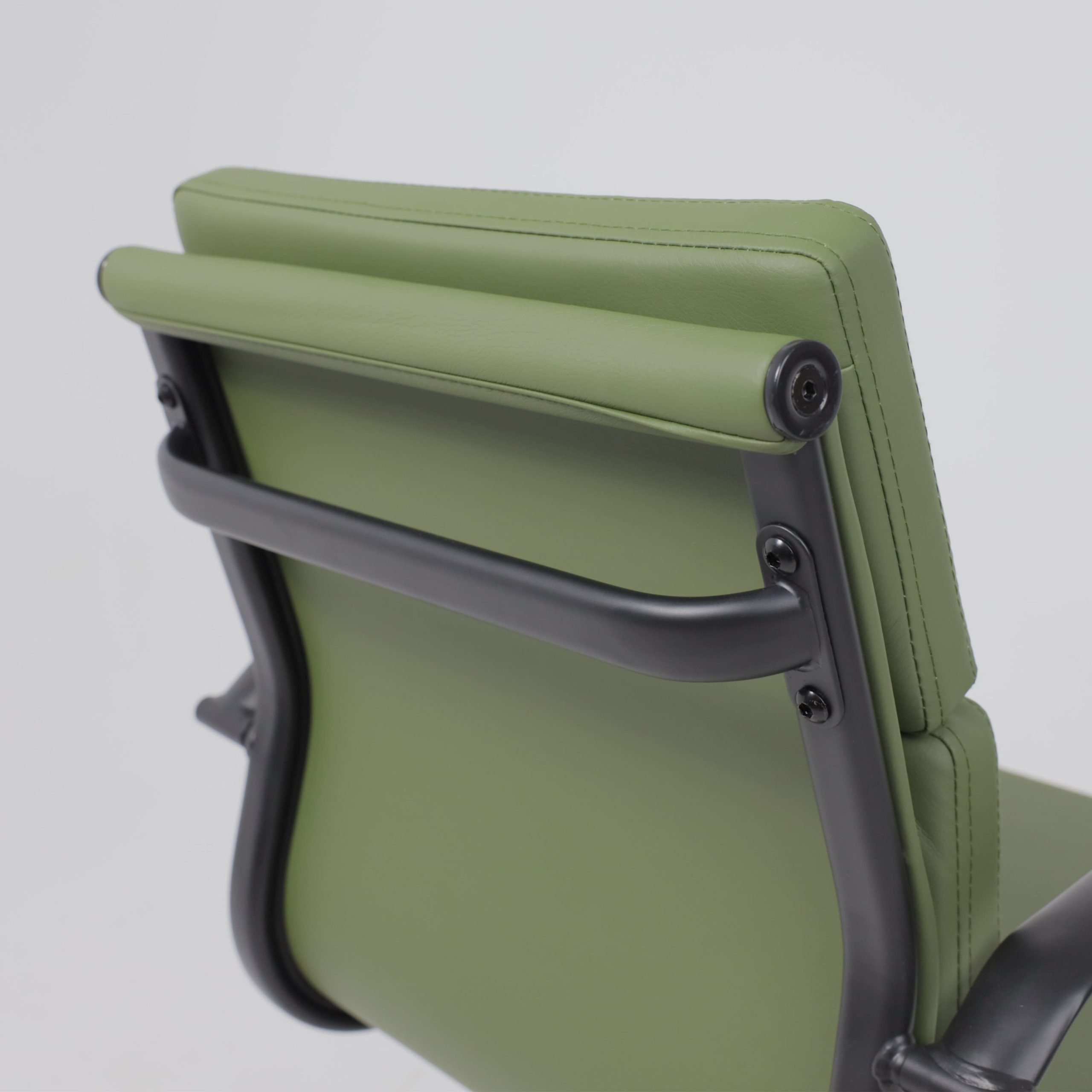 Кресло рабочее INDIGO, LB зеленый/черный