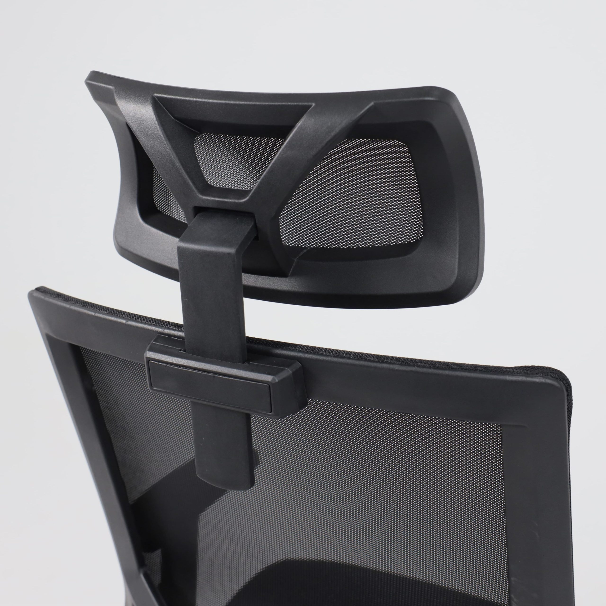 Кресло поворотное PROFIT, черный