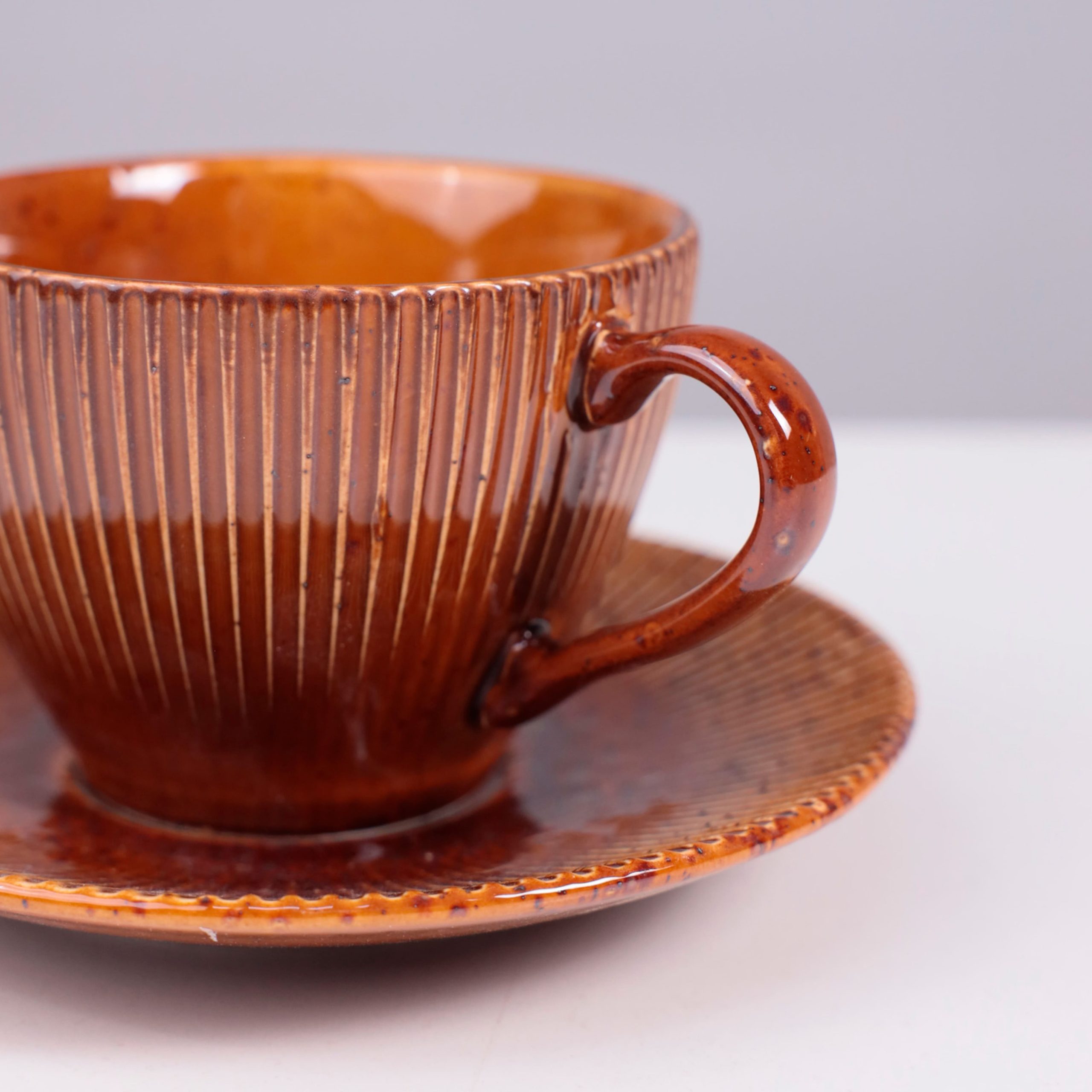 Чайный набор AURORA, фарфор, каштановый,200мл + блюдце