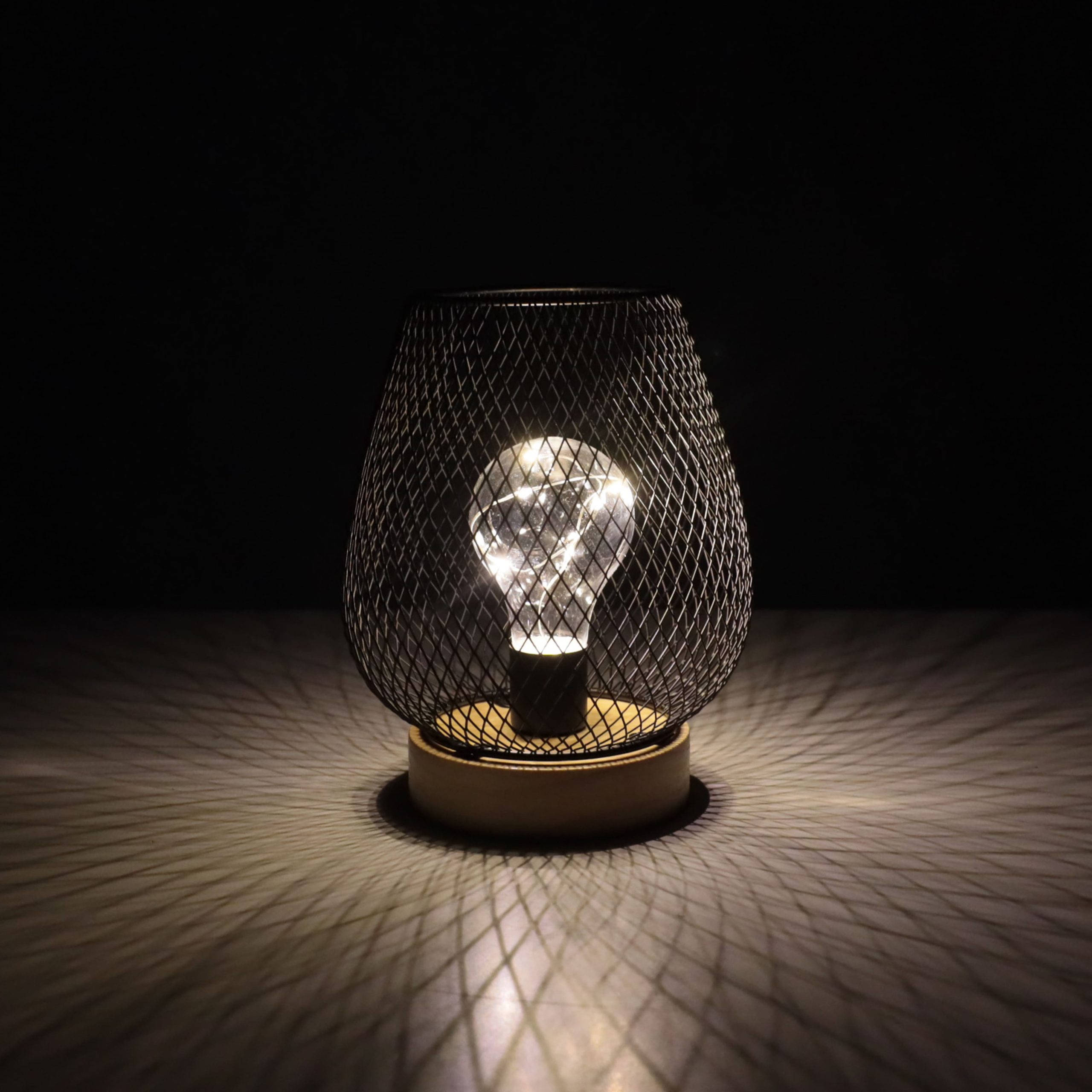 Светильник настольный AKS тип 3 ( Сетка 14х18см 1LED, 2ААА )