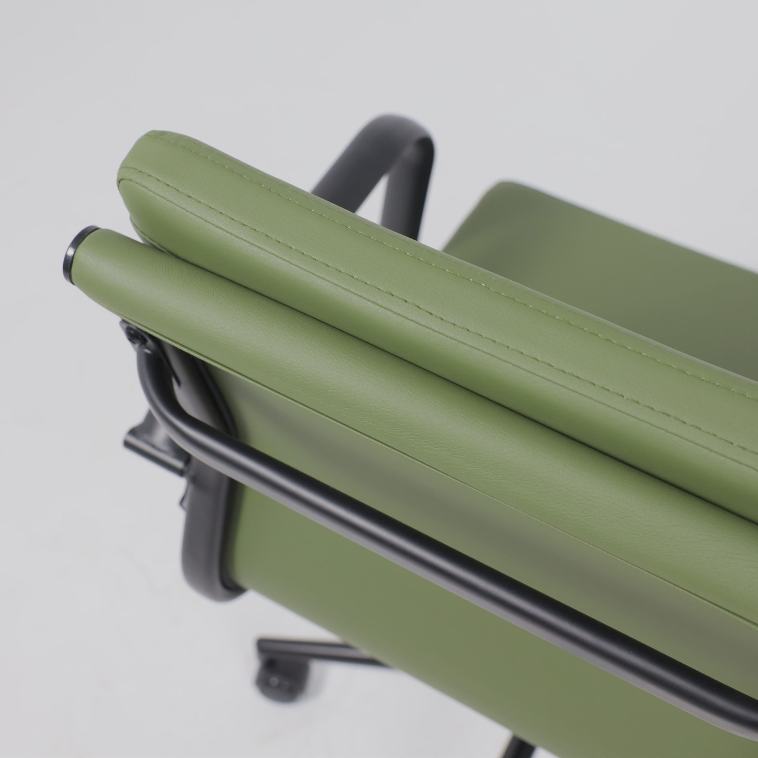 Кресло рабочее INDIGO, LB зеленый/черный