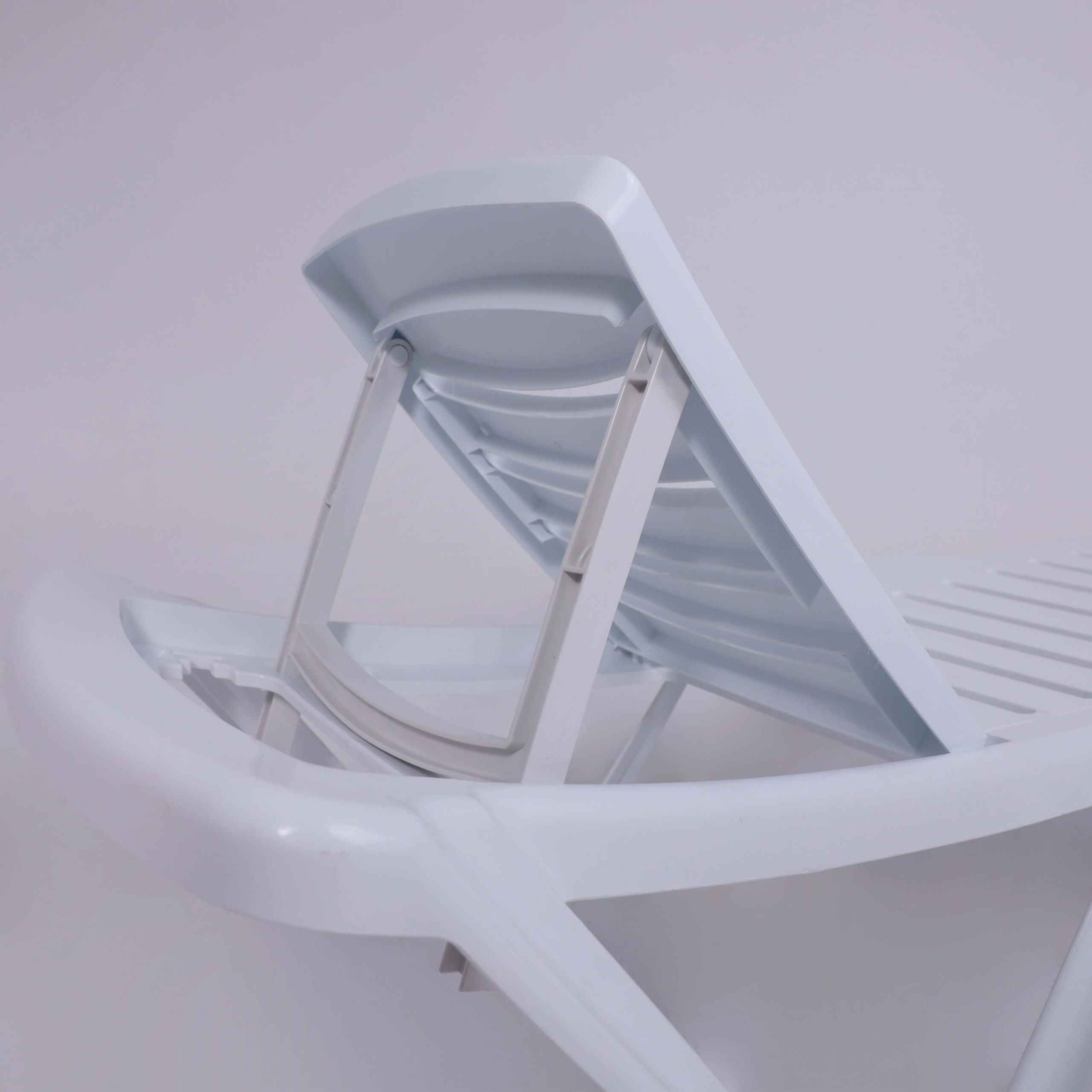 Шезлонг Элластик, белый