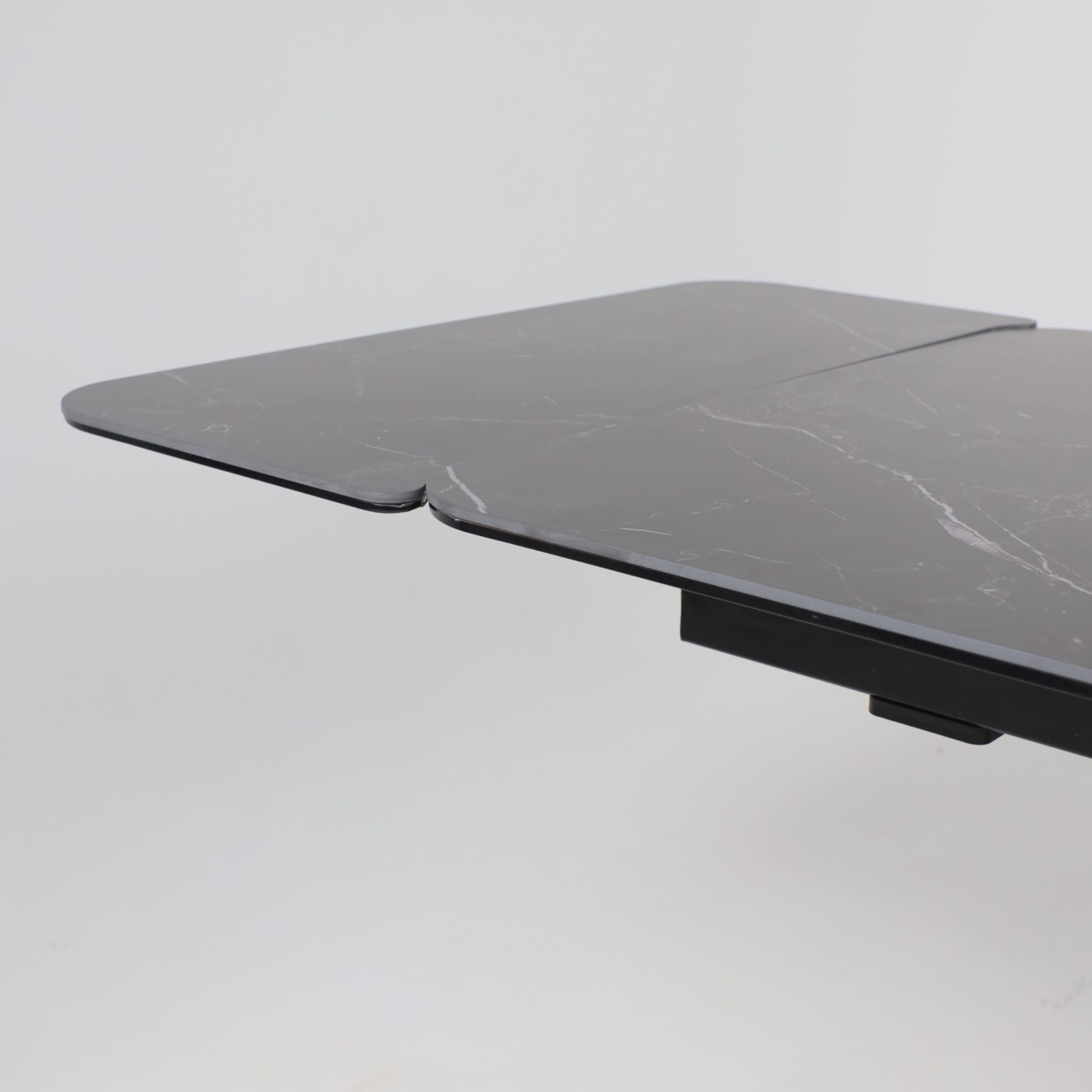 Стол РЕЙН NEW,керамика 0 кат. 1400(2040)*900, Камень черный Greys Black/Черный матовый