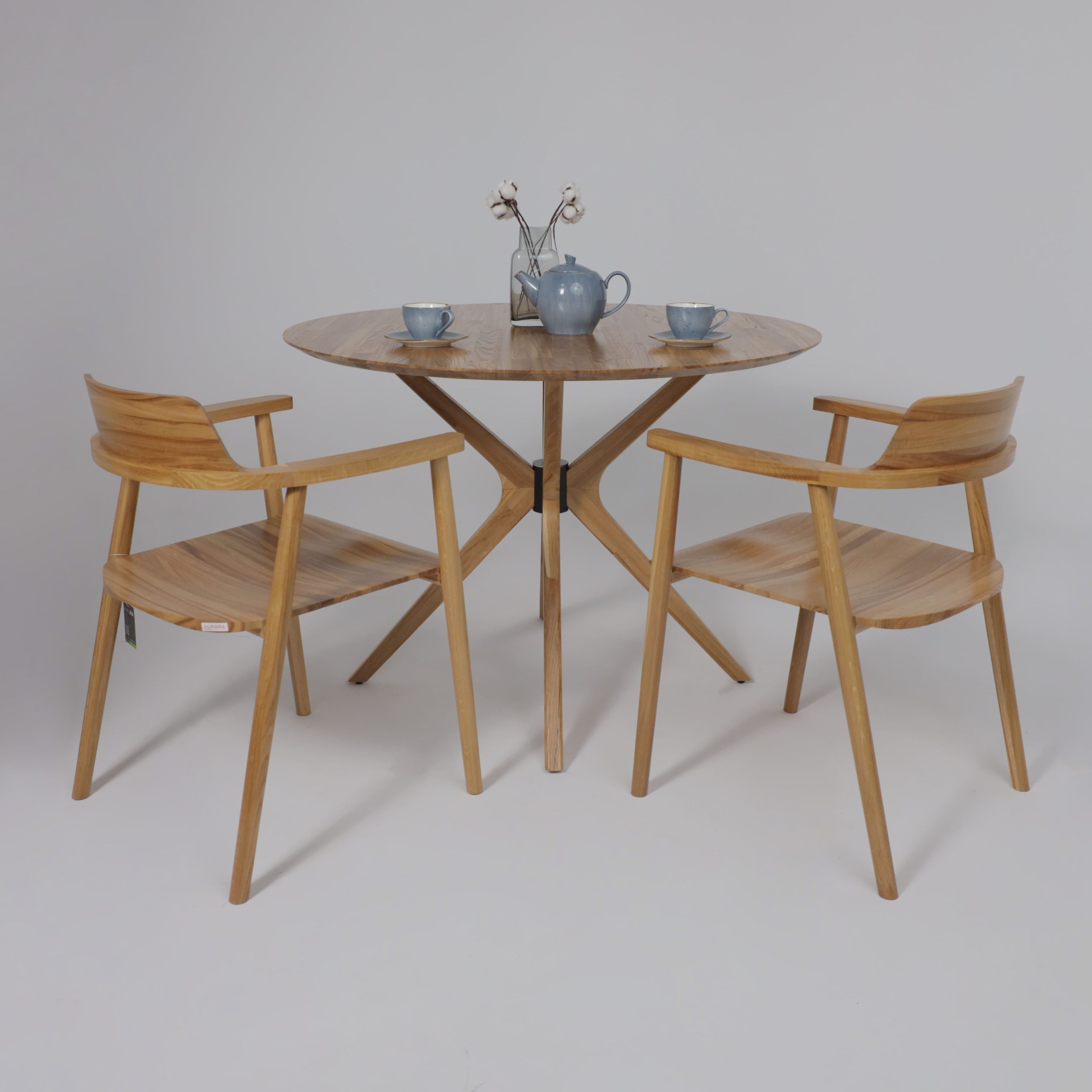 Стол ВЕГАС, нераздвижной, D1100, Дуб светлый тон 100