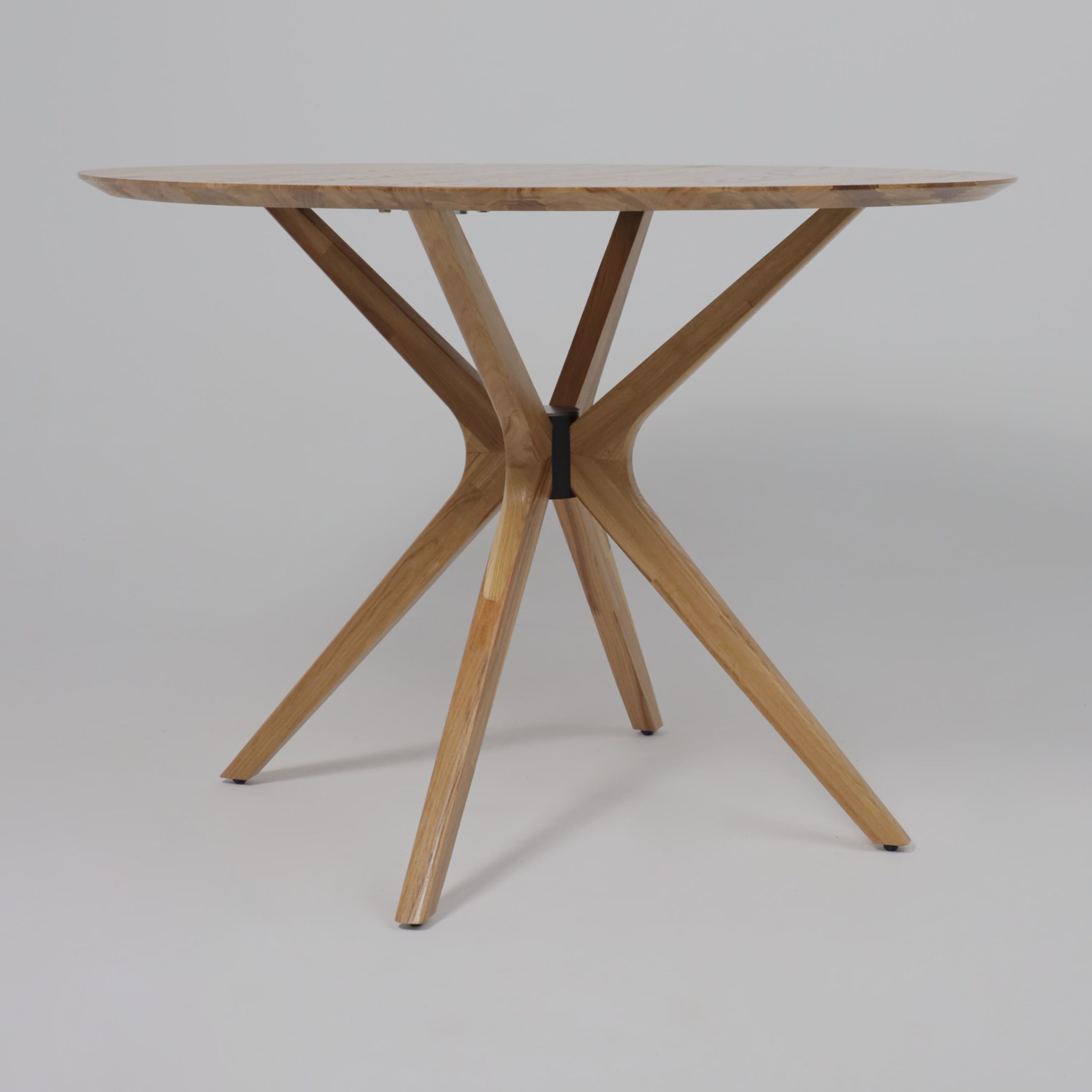 Стол ВЕГАС, нераздвижной, D1100, Дуб светлый тон 100