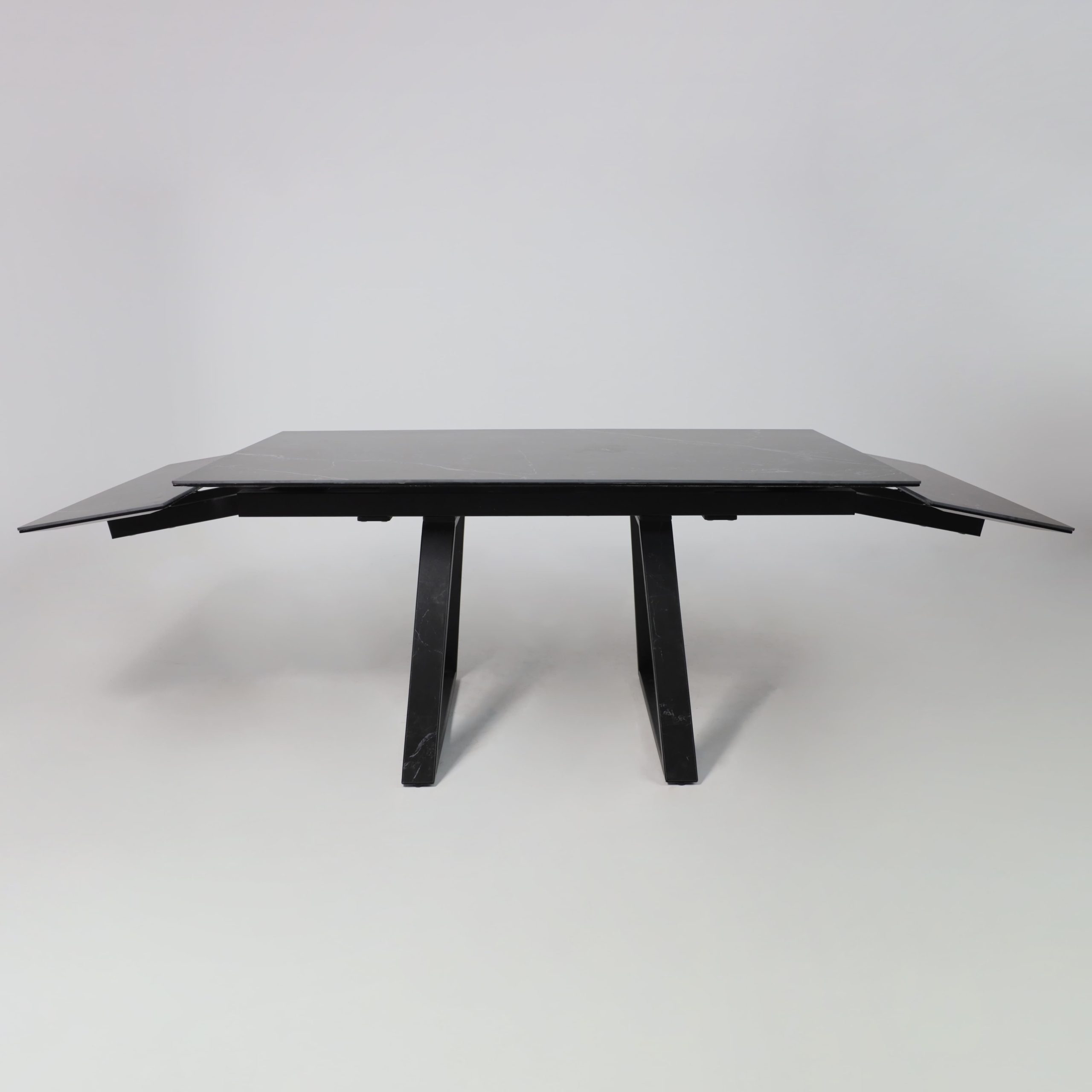 Стол МОНАКО NEW,керамика 0 кат. 1600(2240)*900, Камень черный Greys Black/Черный матовый, квадро