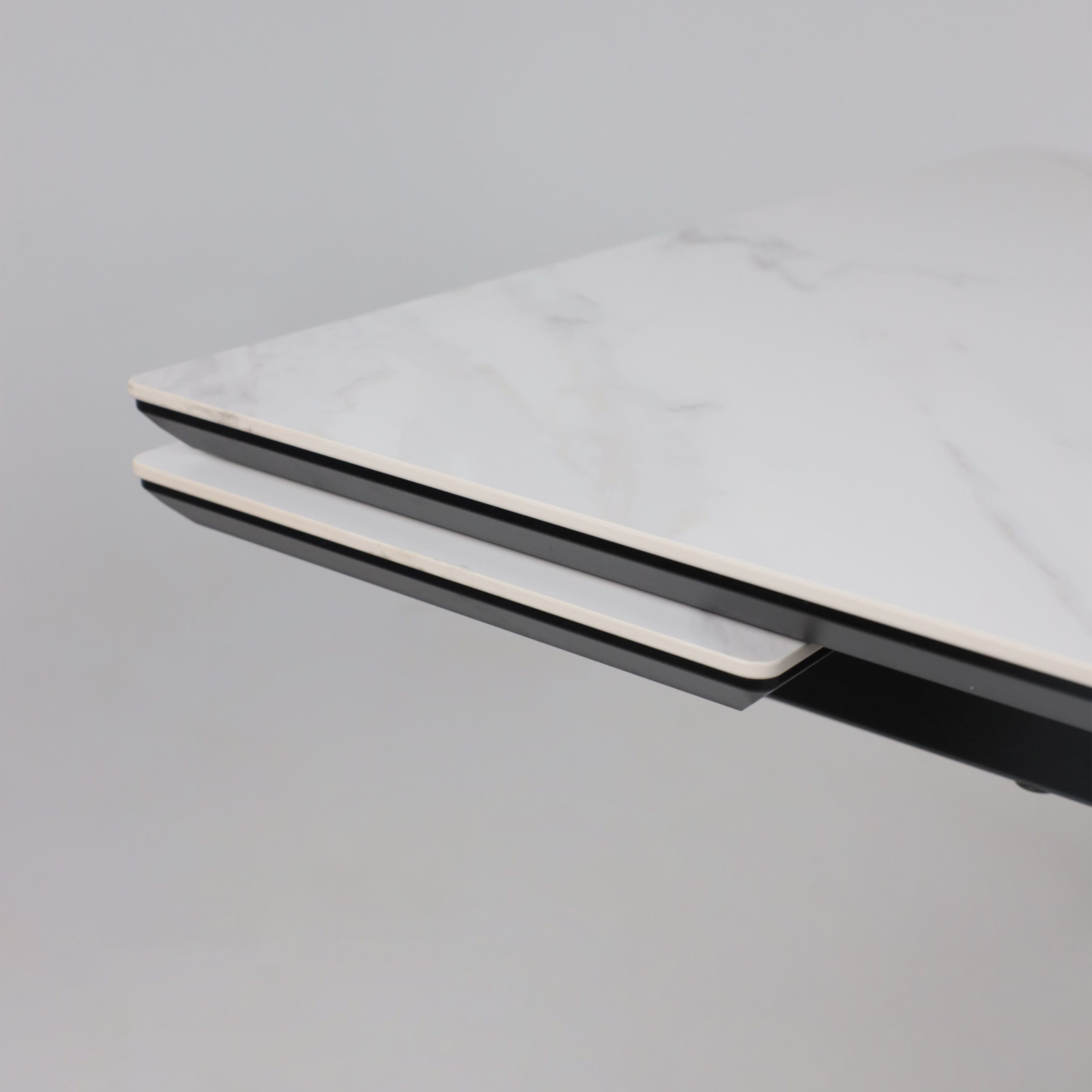 Стол JACK-140, раздвижной 140(30+30)х85, CALAKATTA ST CER/Черный