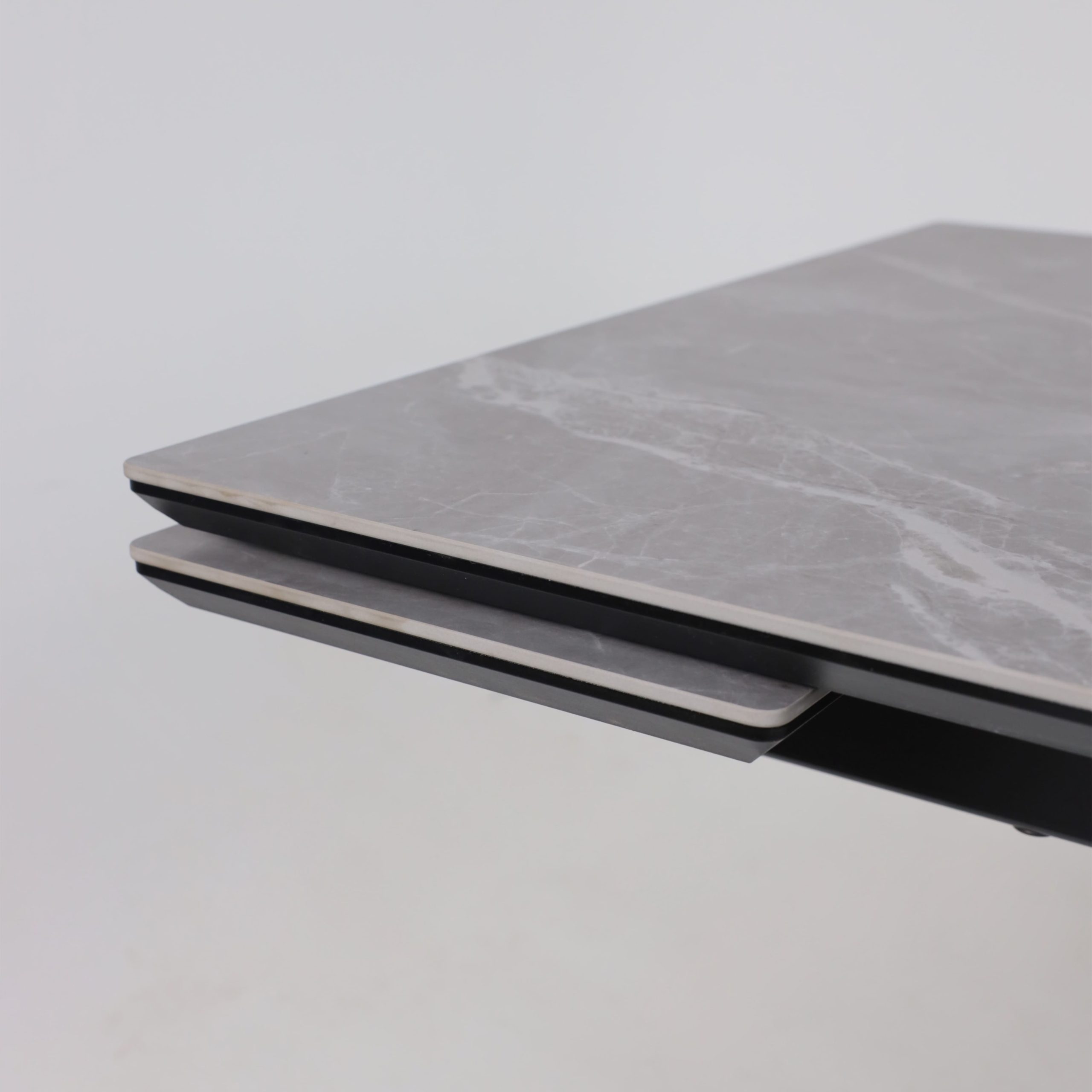 Стол JACK-140, раздвижной 140(30+30)х85, STONE GREY ST CER/Черный