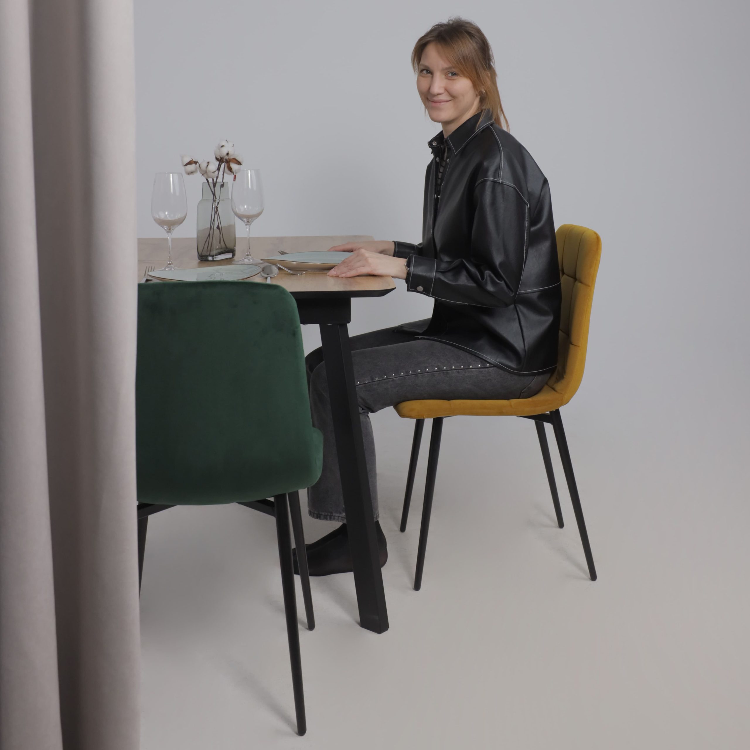 Стул AV 406-N, карри бархат Confetti chai tea/черный