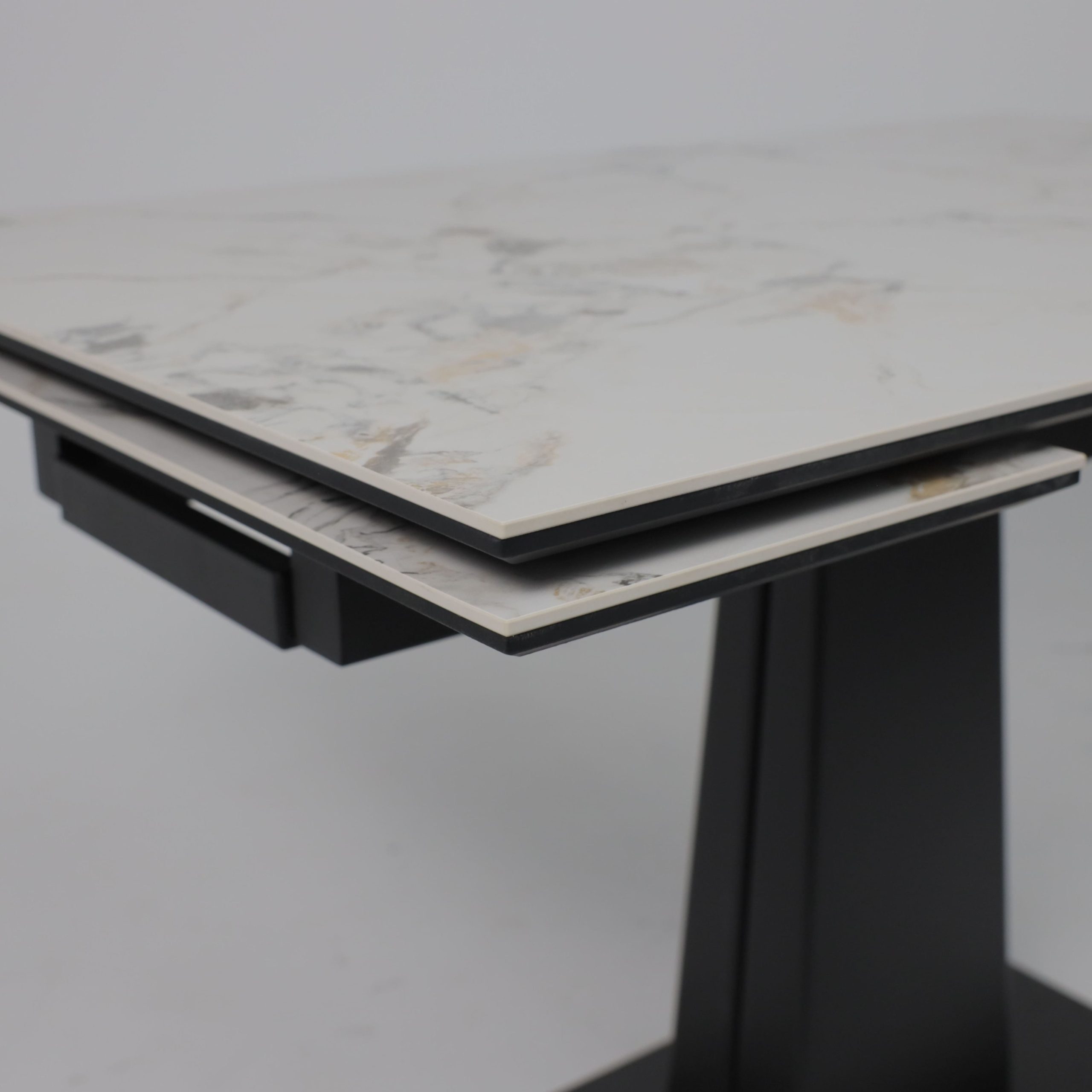 Стол AV 2119, МДФ+керамика, раздвижной 1200 (1800)*800 натуральный, глянцевый GOLD JADE/черный