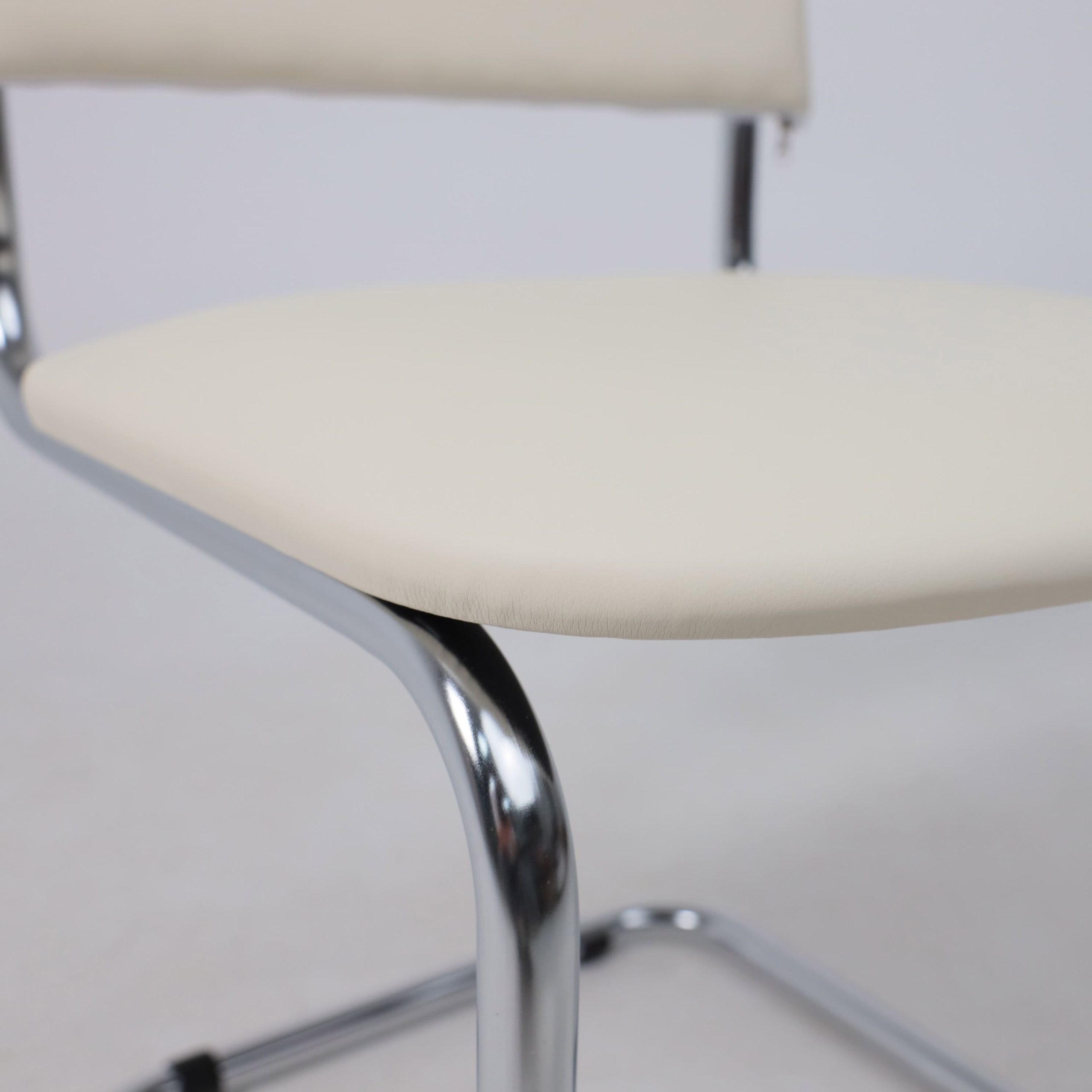 Кресло СЛАВИЯ, кремовый кожзам/хром