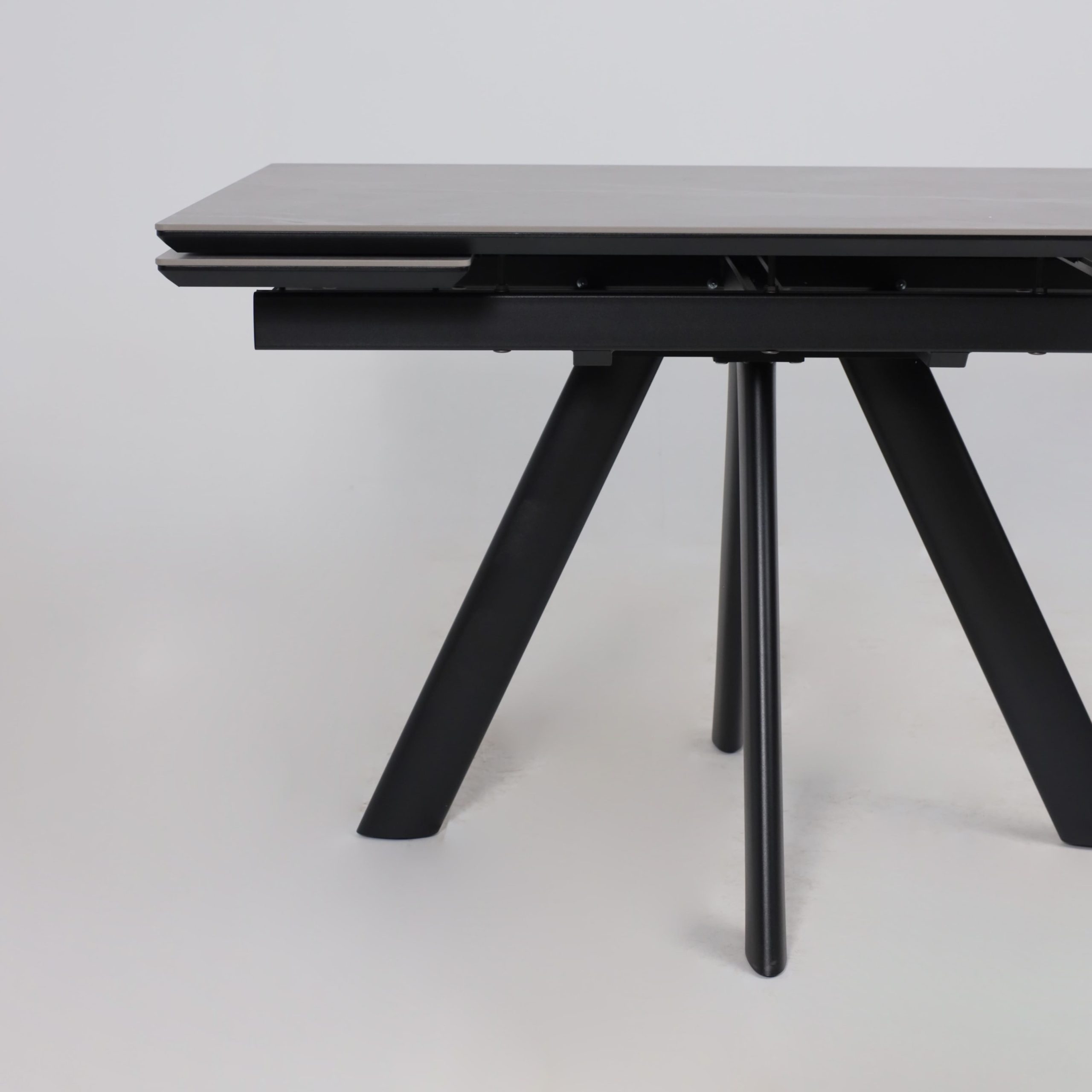 Стол JACK-120, раздвижной 120(30+30)х80, STONE GREY ST CER/Черный