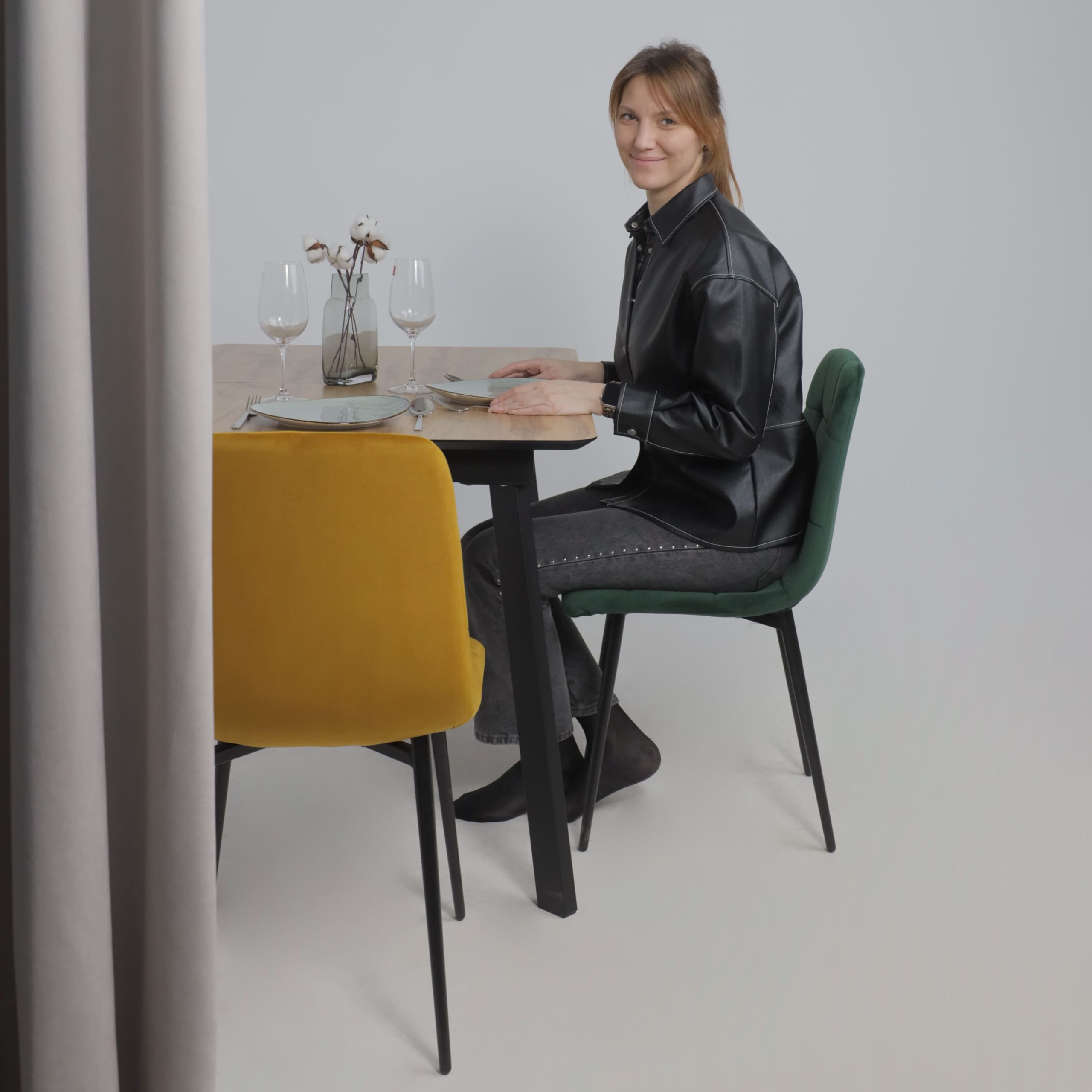 Стул AV 406-N, зеленый бархат Confetti deep forest/черный