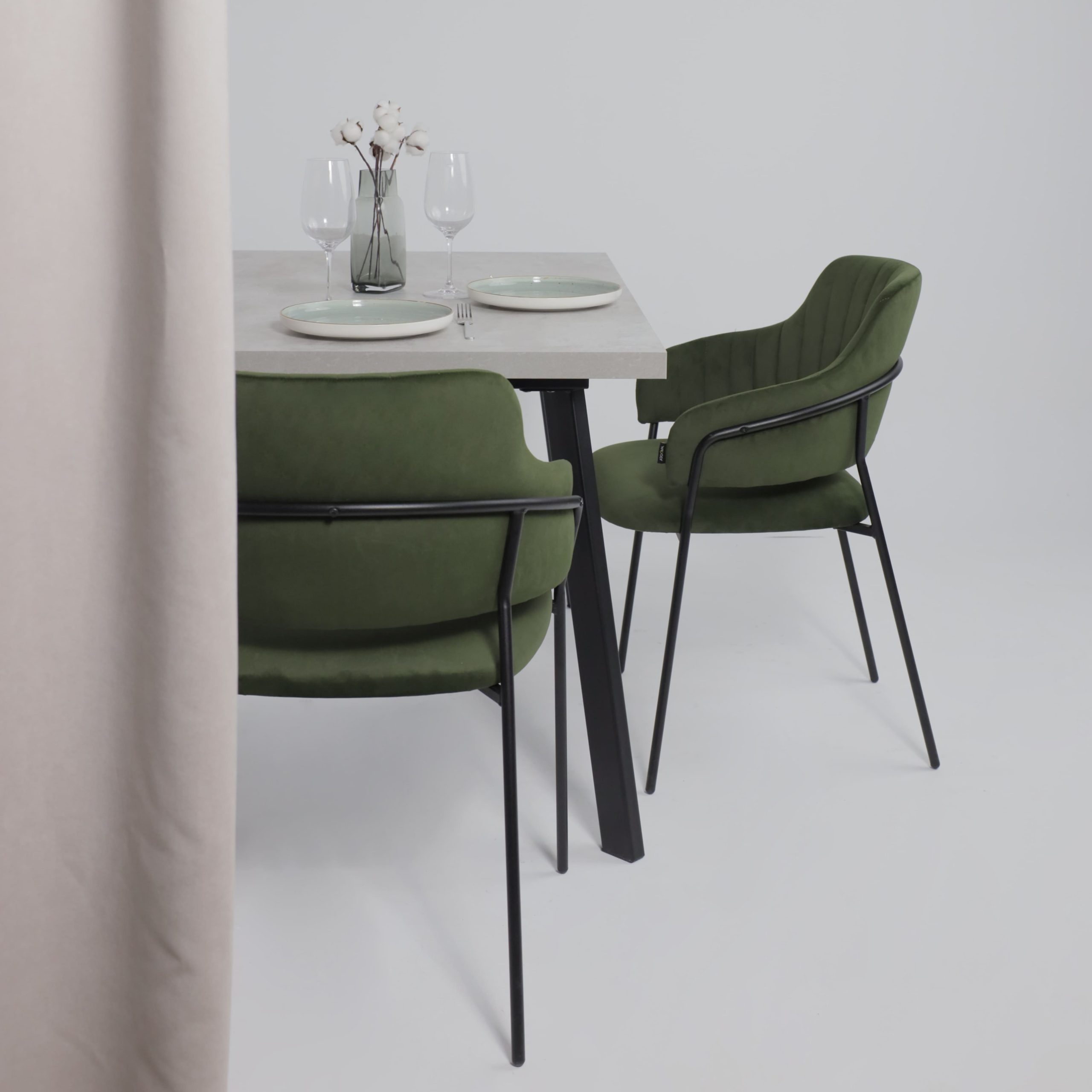 Стол Hagen 140 раздвижной, 140(180)*85, Цемент/Черный