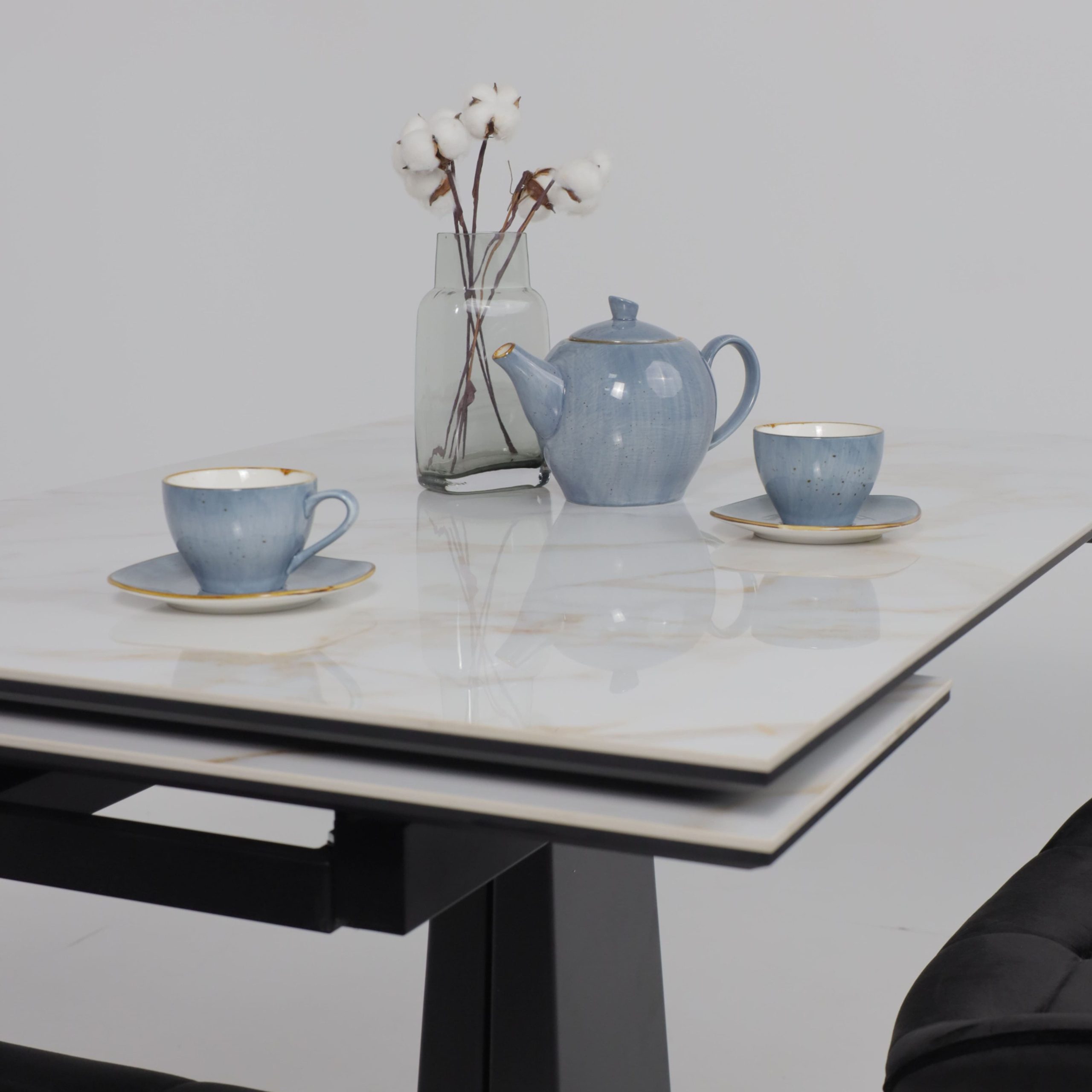 Стол AV 2119, МДФ+керамика, раздвижной 1200 (1800)*800 белый, глянцевый CARLA LARKIN /черный