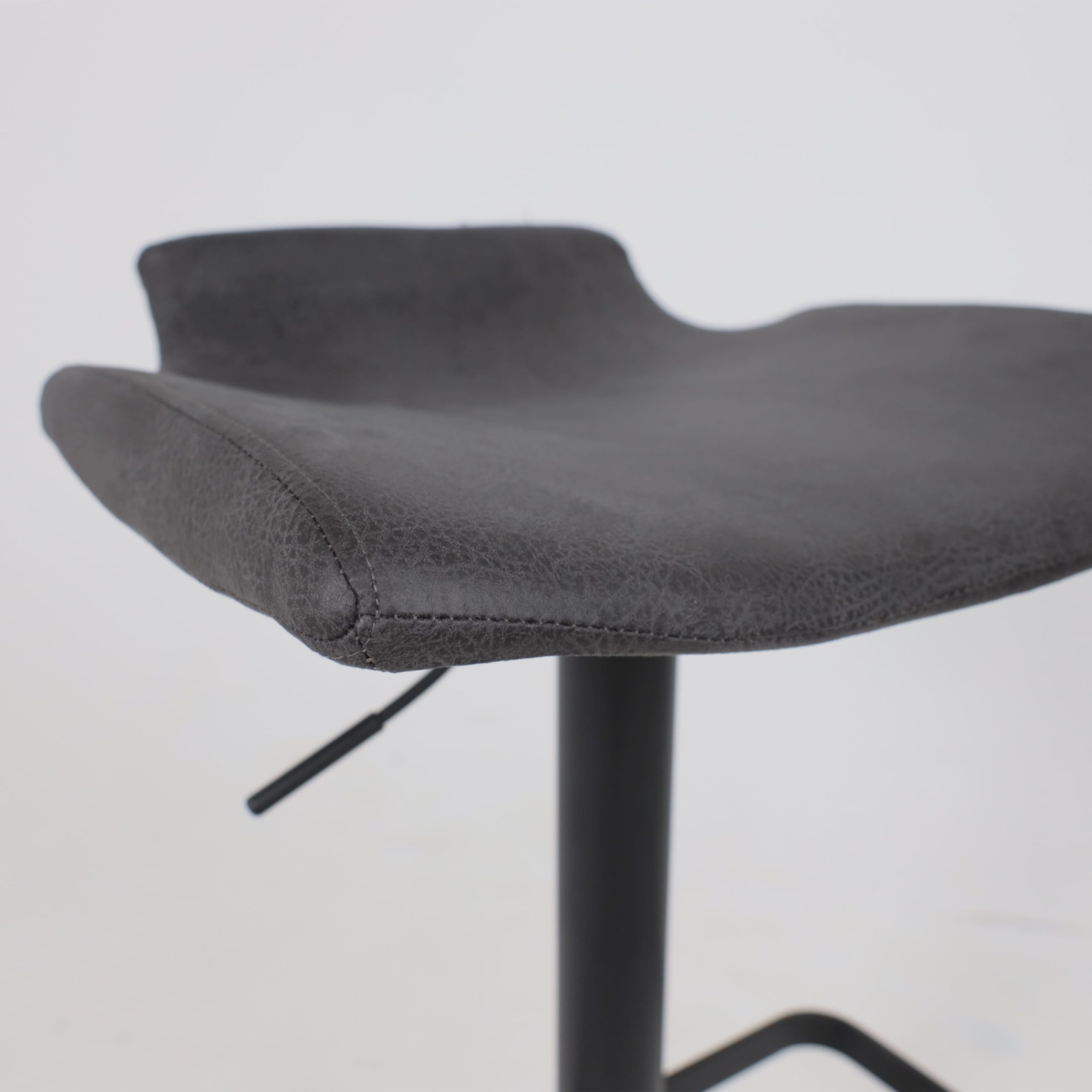 Стул FINCH, барный, экокожа, винтажный черный WATUSI 16/черный