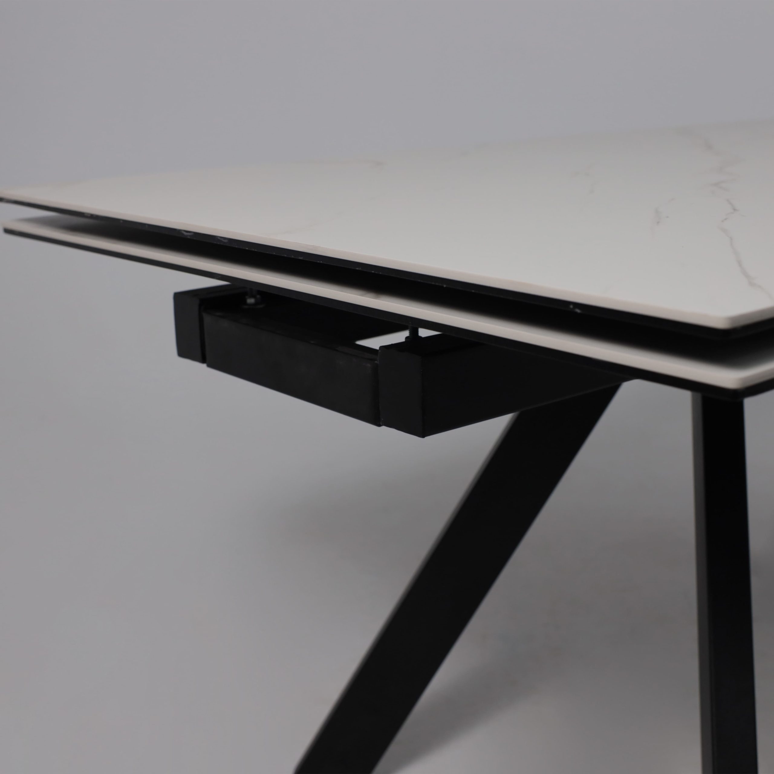 Стол МОНАКО NEW,керамика 0 кат. 1600(2240)*900, Камень белый Greys White/Черный матовый