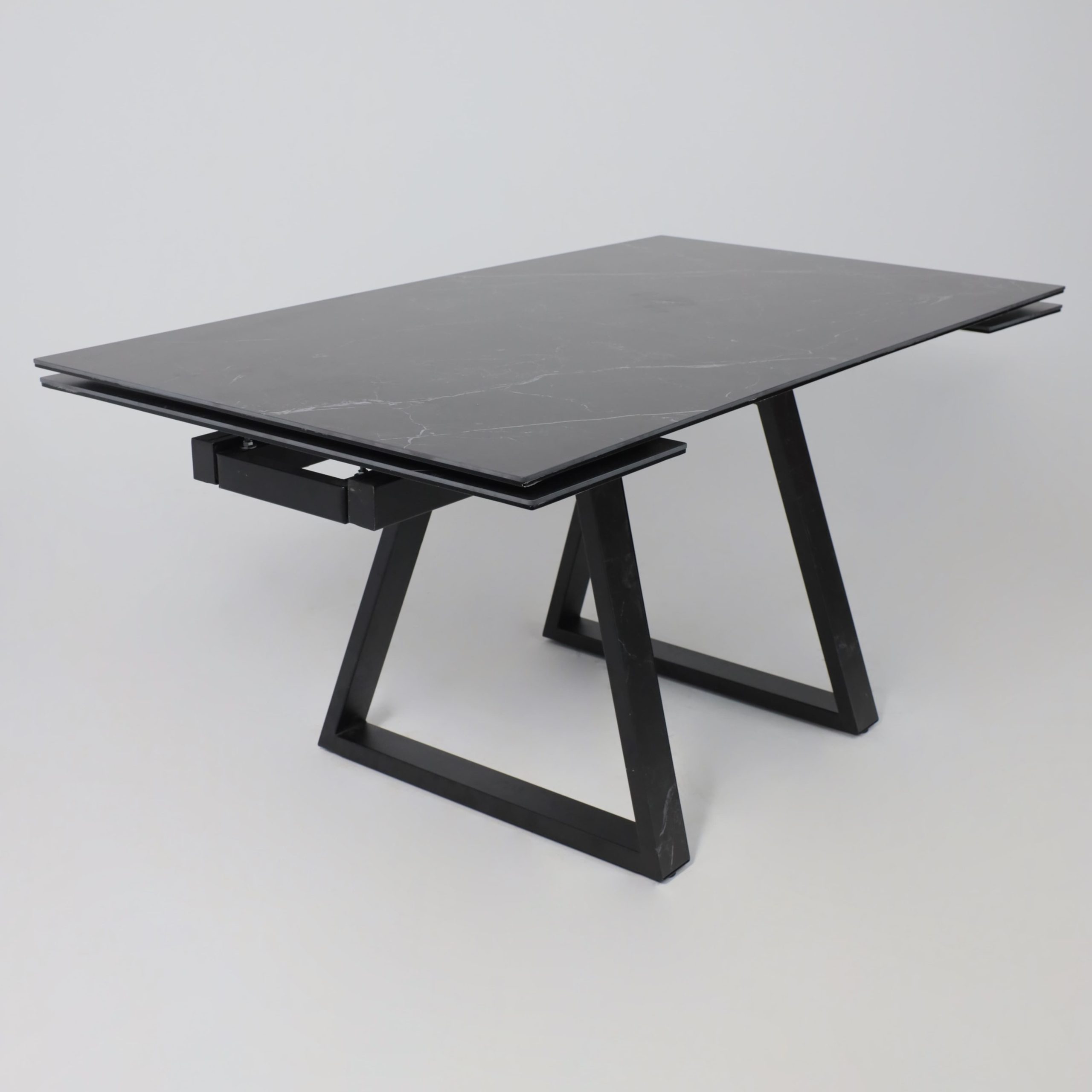 Стол МОНАКО NEW,керамика 0 кат. 1600(2240)*900, Камень черный Greys Black/Черный матовый, квадро