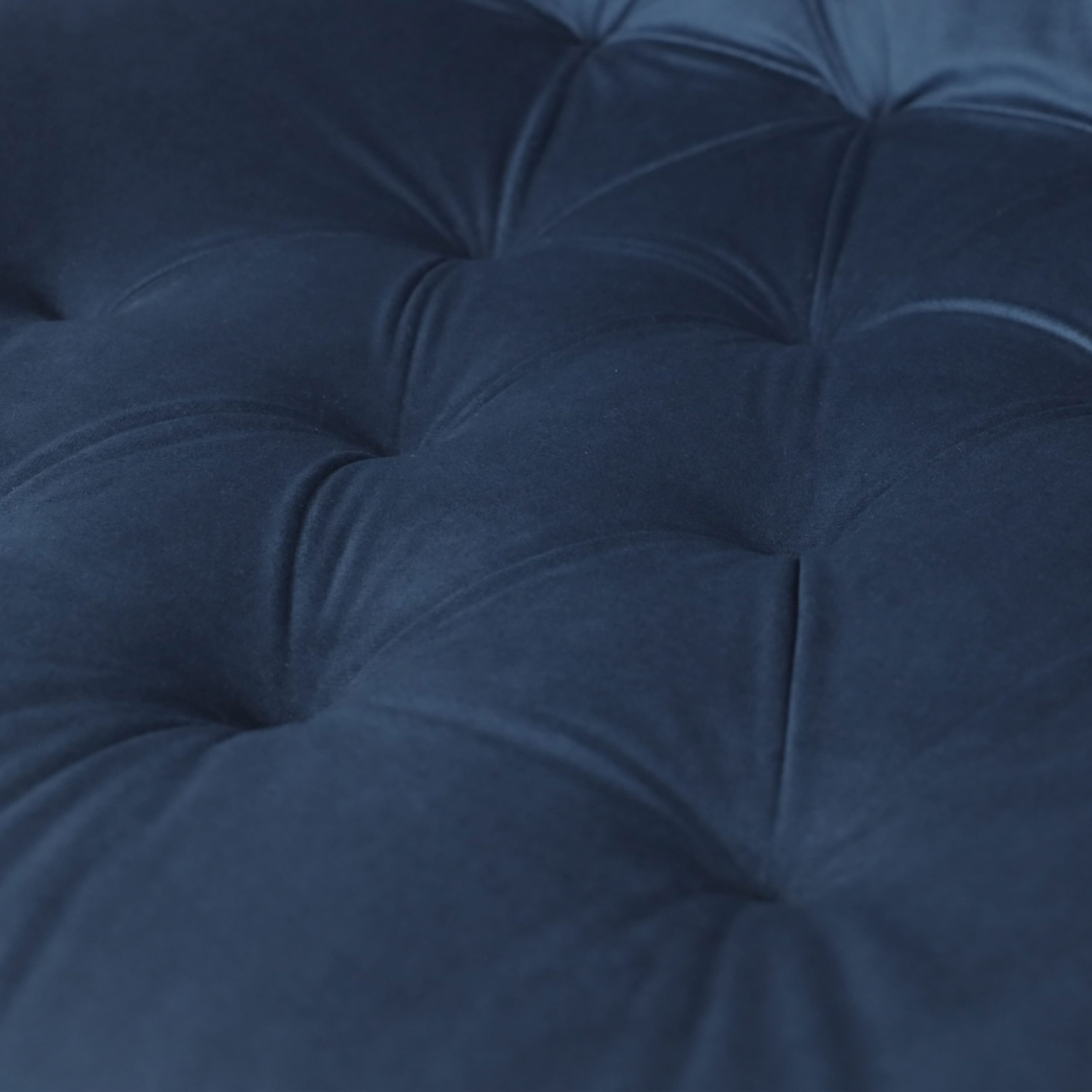 Стул AV 435, синий бархат Confetti deep ocean/черный