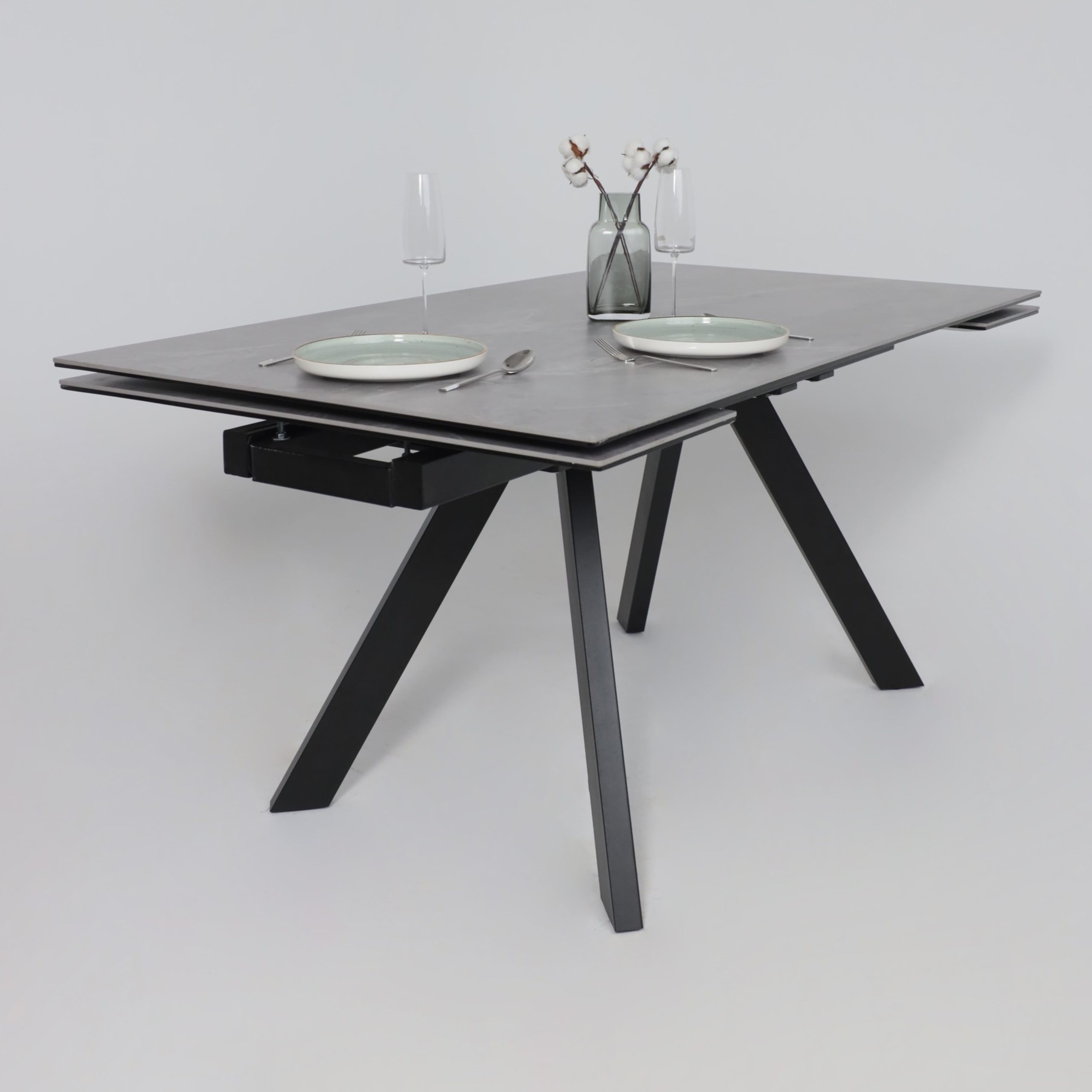 Стол МОНАКО NEW,керамика 0 кат. 1600(2240)*900, Камень серый Greys Grey/Черный матовый