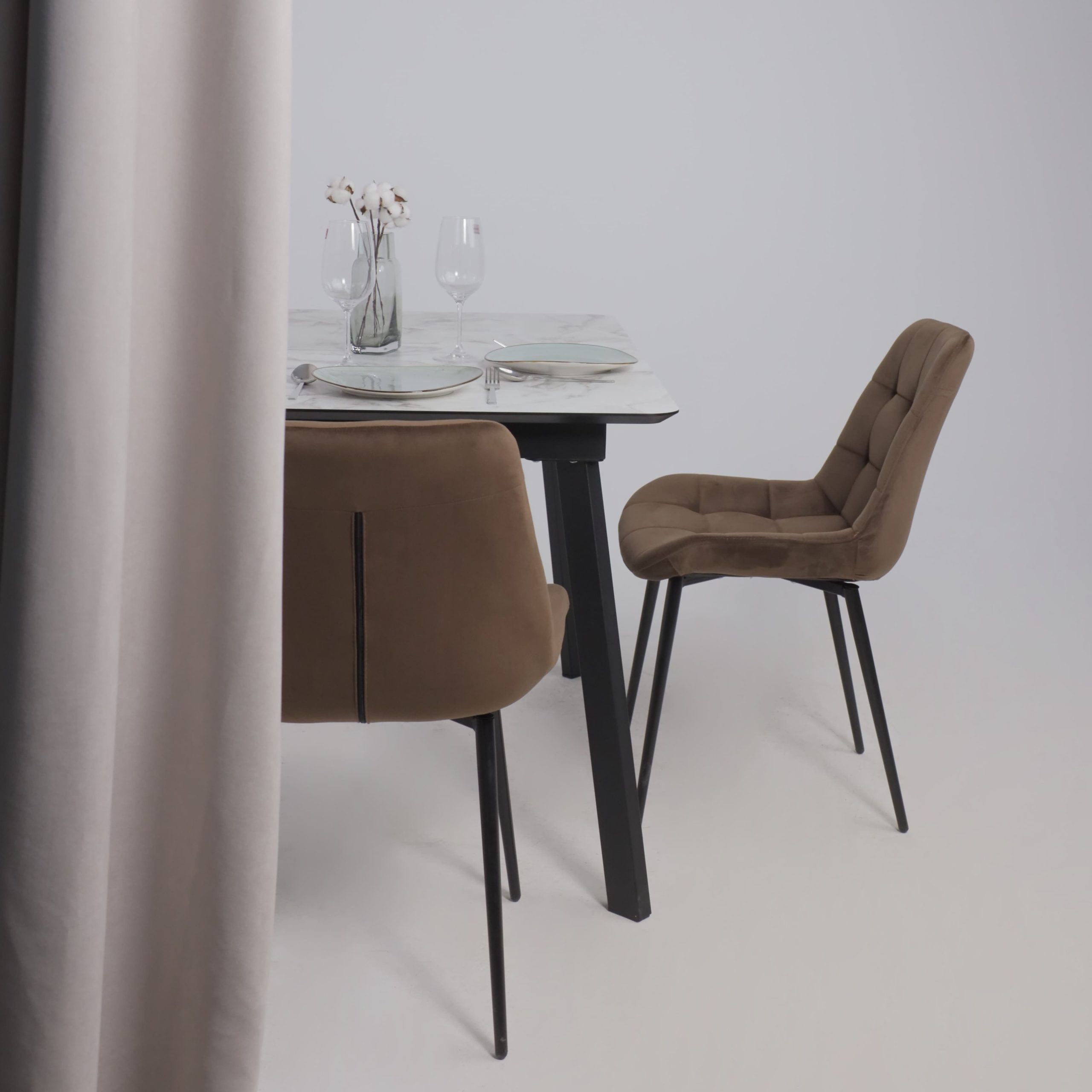 Стул AV 405, шоколадный бархат Confetti chocolate/черный