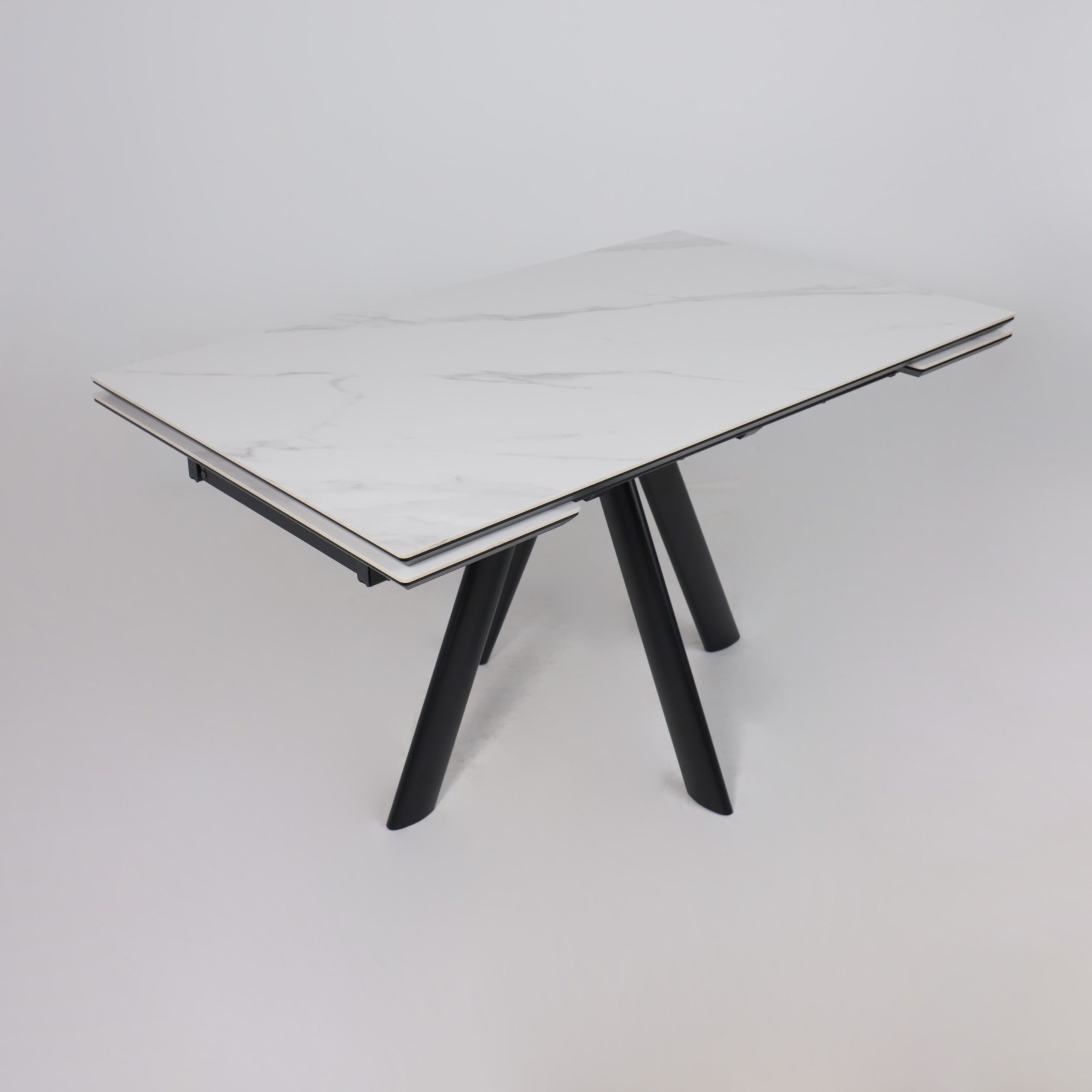 Стол JACK-140, раздвижной 140(30+30)х85, CALAKATTA ST CER/Черный