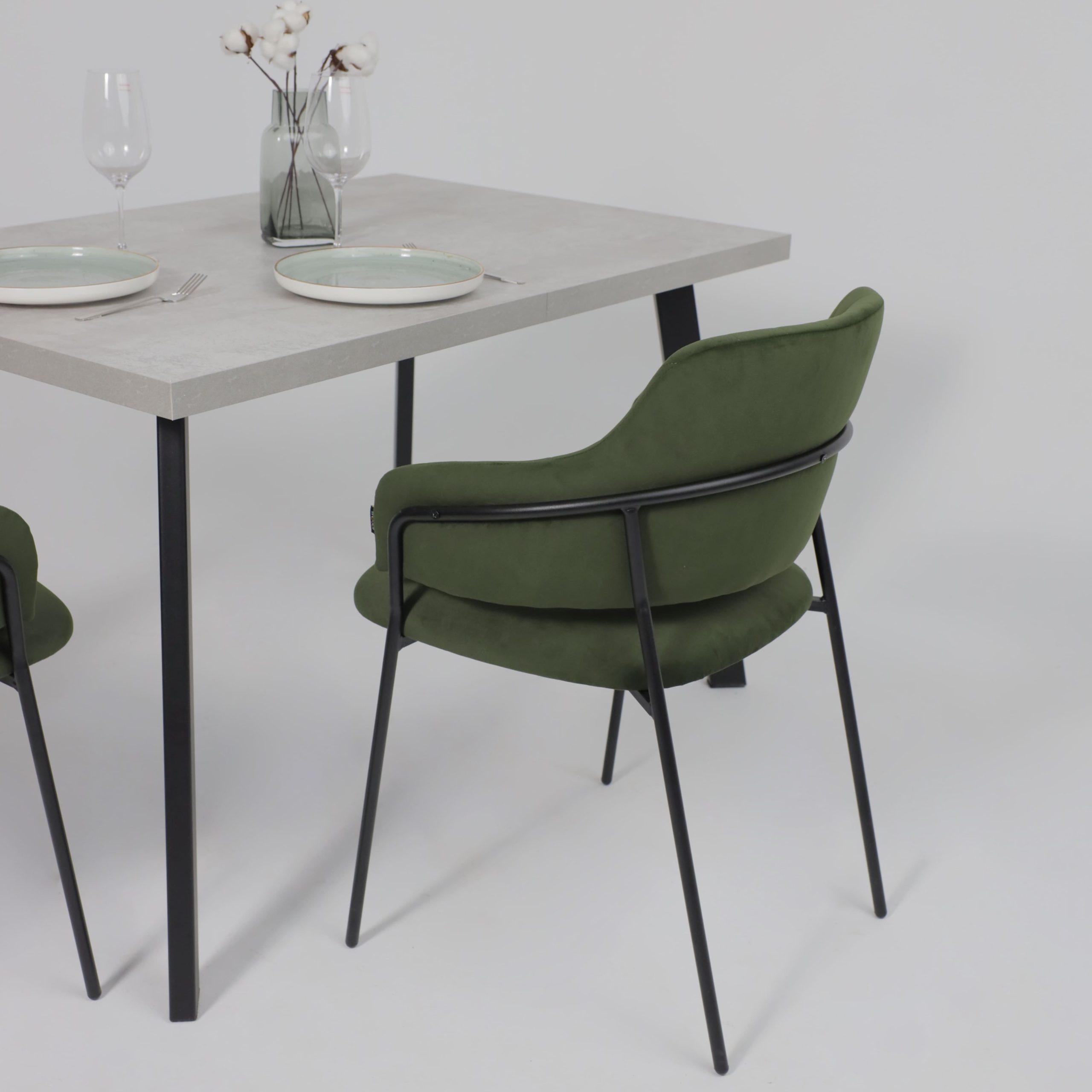 Стол Hagen 140 раздвижной, 140(180)*85, Цемент/Черный