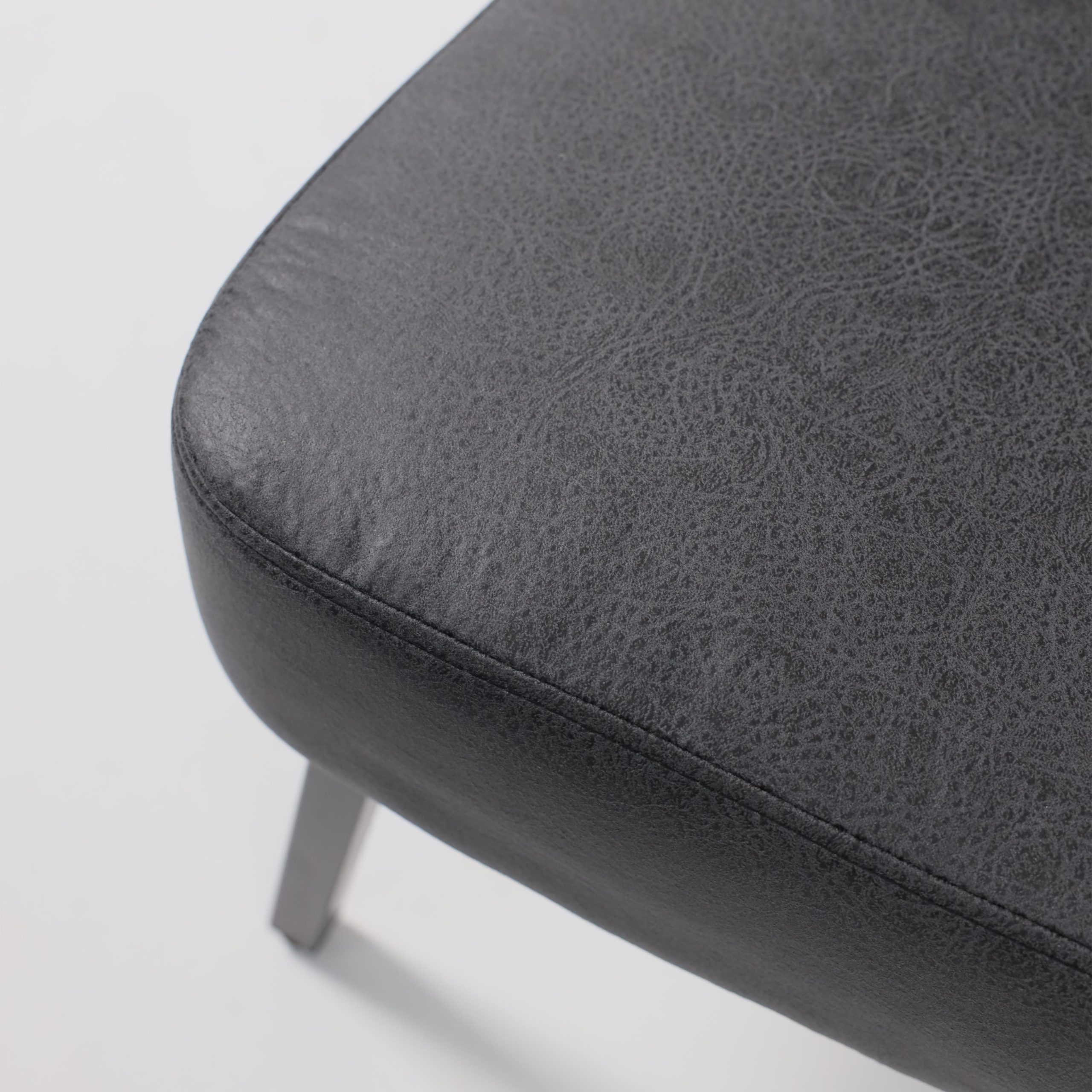 Кресло ASPEN, экокожа винтажный черный WATUSI 16/черный