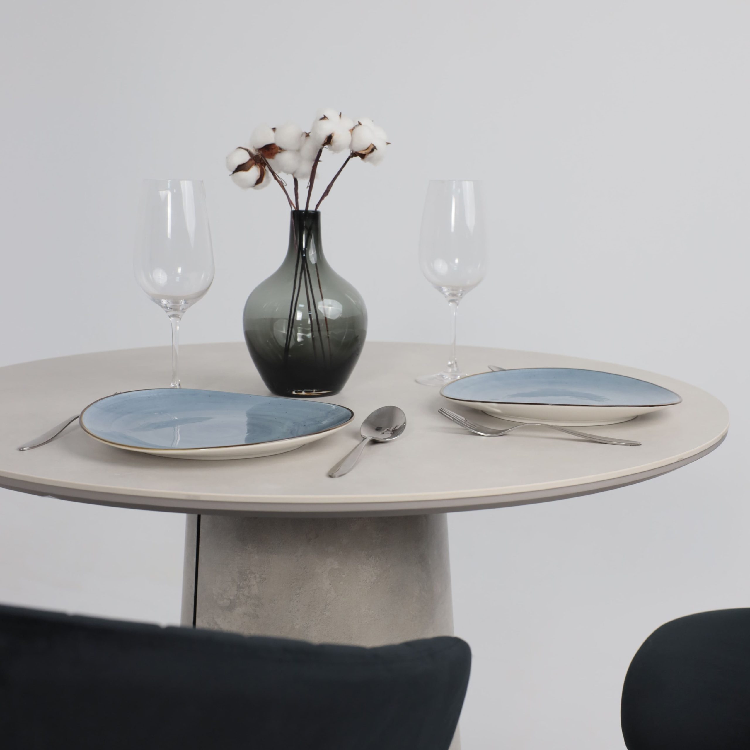 Стол AV 2317, МДФ+керамика, нераздвижной 900 серый, матовый CARMEN LIGHT GREY/черный+HPL Бетао