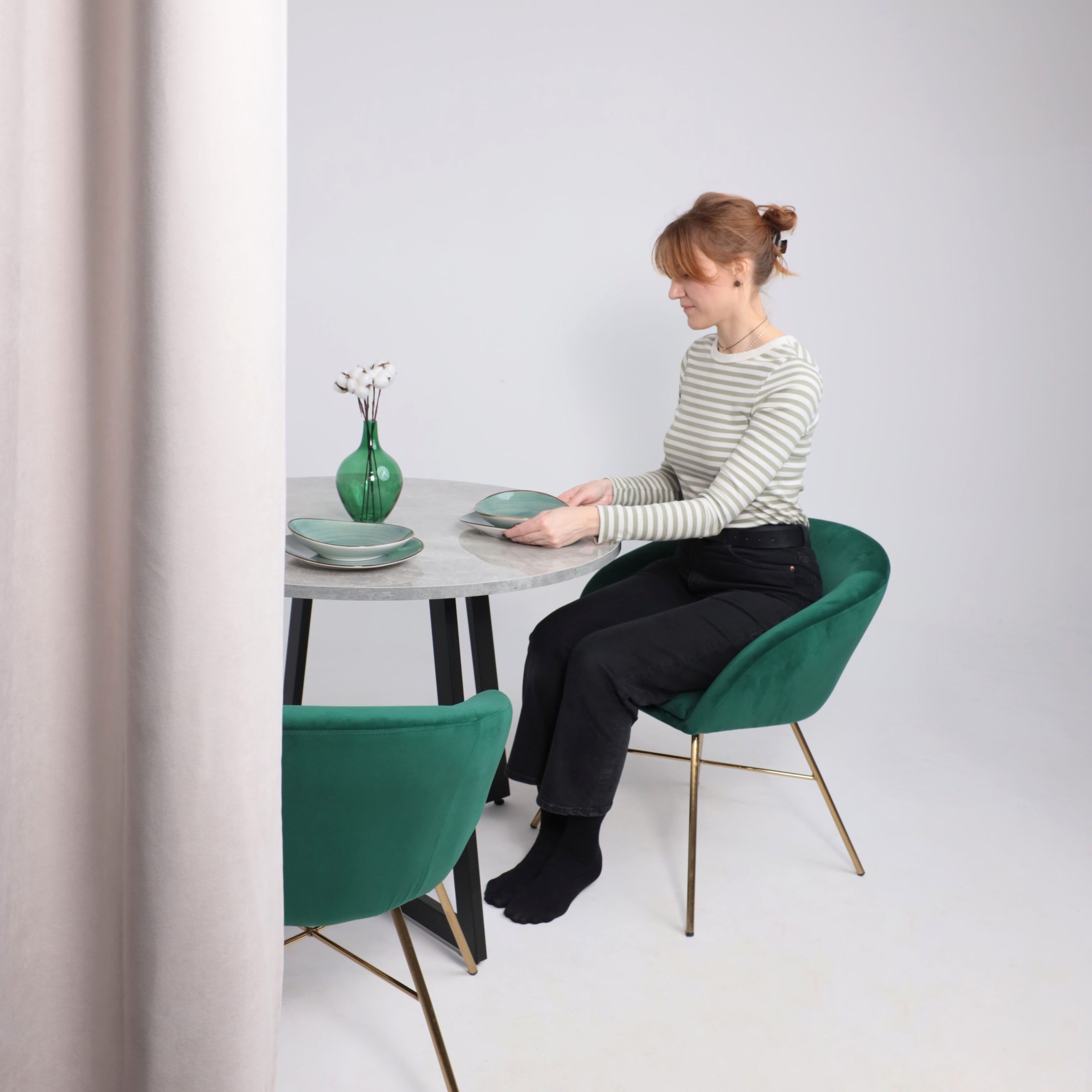 Кресло AMUR, (зеленый велюр/золото)