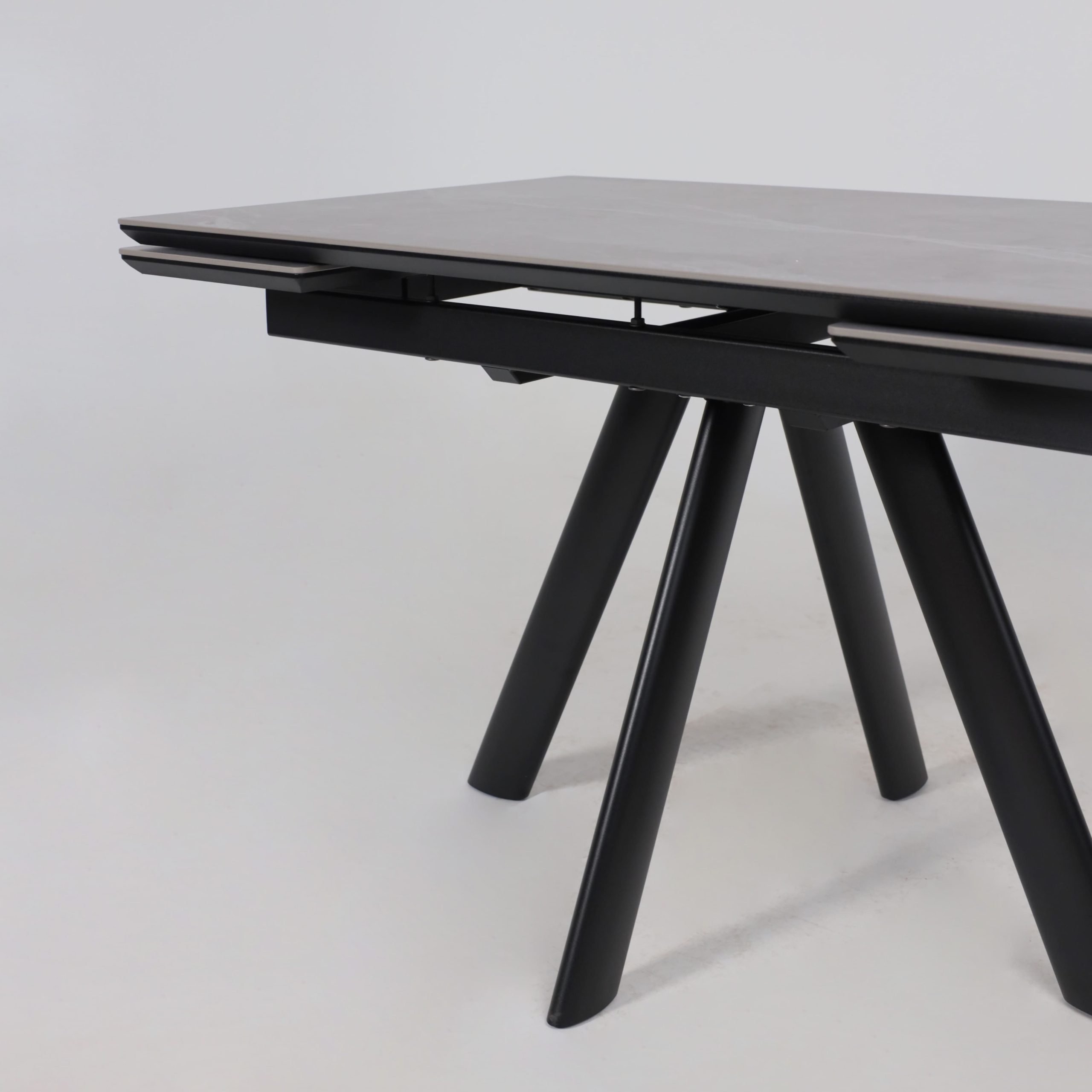 Стол JACK-120, раздвижной 120(30+30)х80, STONE GREY ST CER/Черный