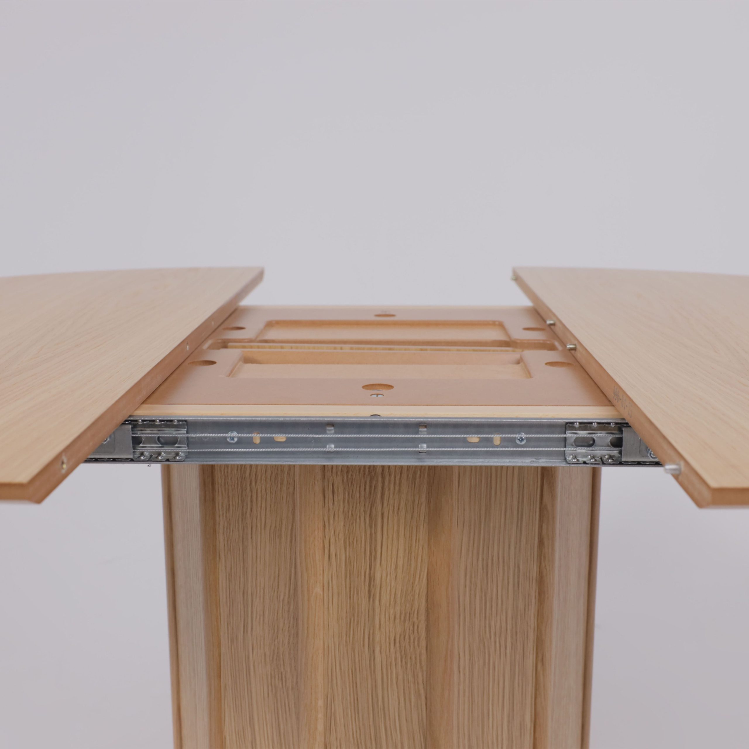 Стол ОЛАФ1100(1400)*1100, Светлый дуб без тонировки/Светлый дуб