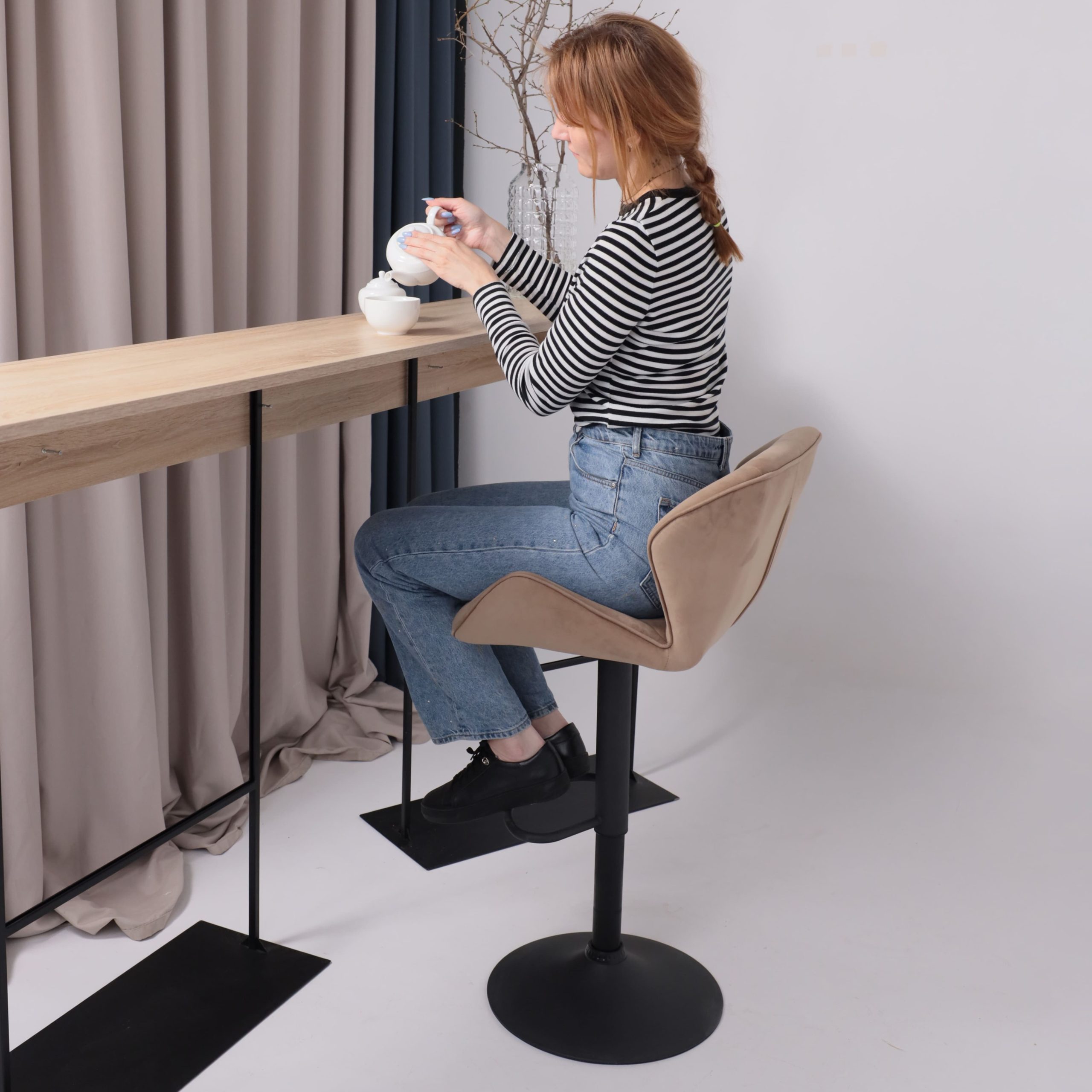 Кресло BERLIN, капучино велюр HCJ-11/черный