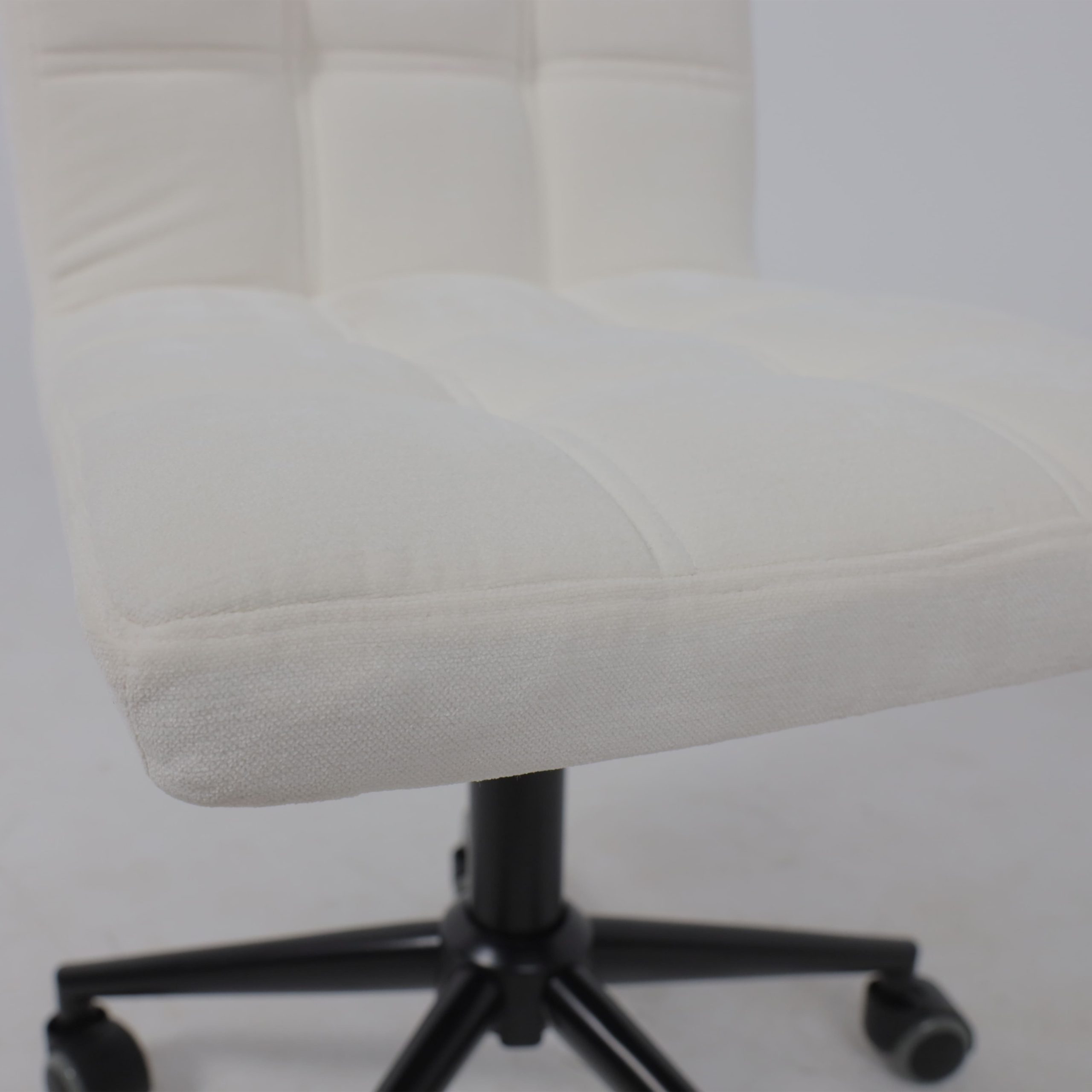 Кресло SONATA, молочный шенилл Ote Canna 100/черный