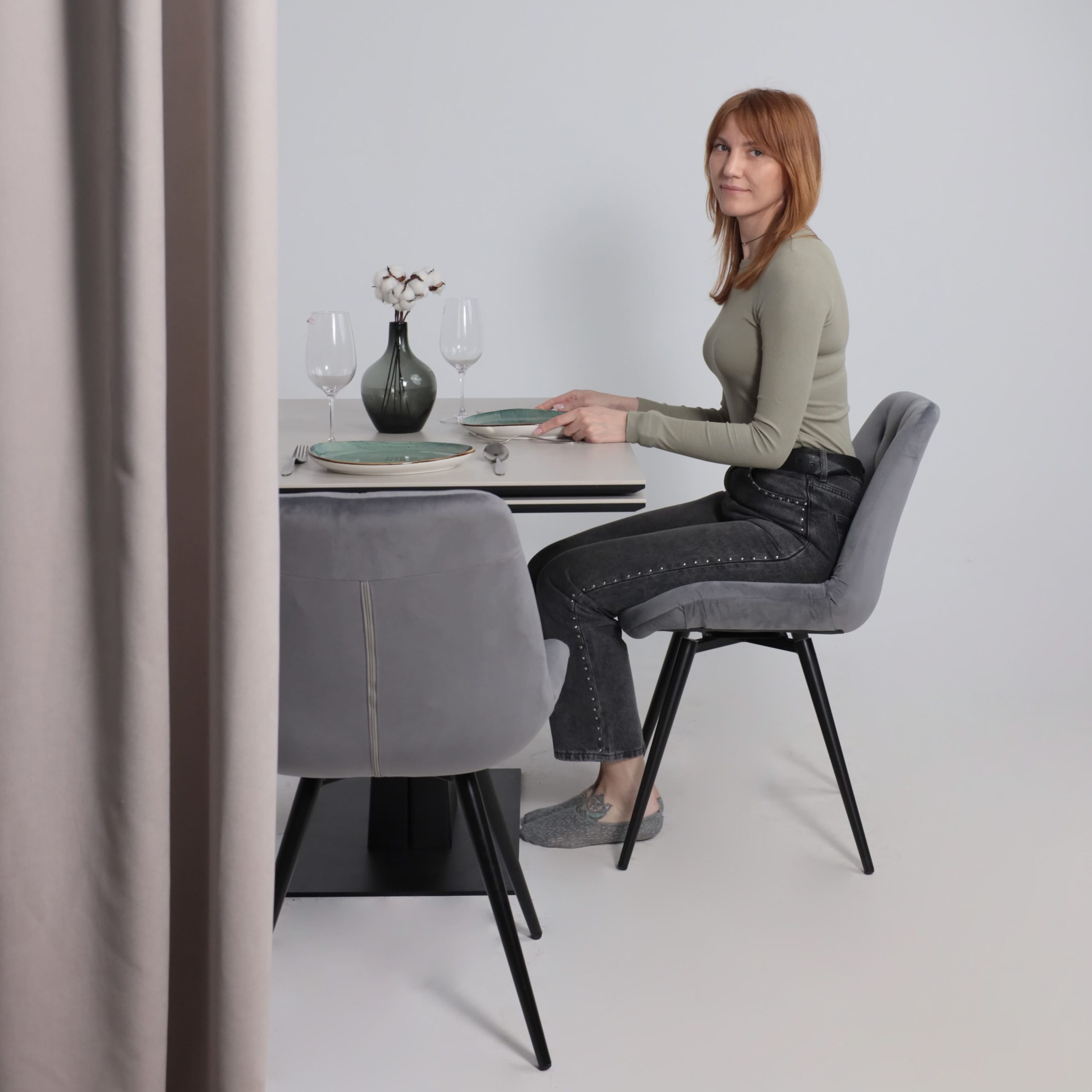 Стол AV 2119, МДФ+керамика, раздвижной 1200 (1800)*800 серый, матовый CARMEN LIDHT GREY/черный