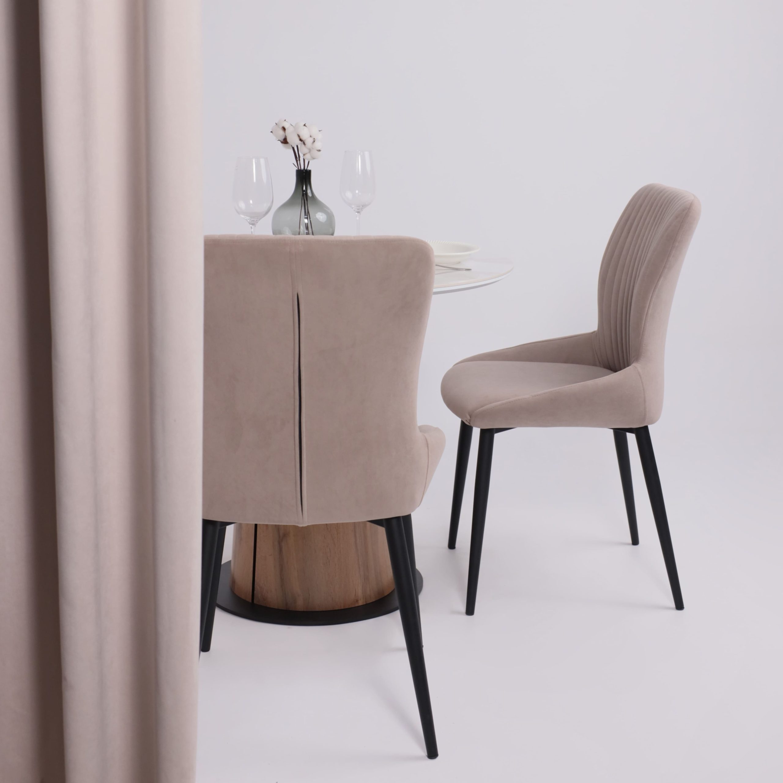 Стол AV 2317, МДФ+керамика, нераздвижной 900 белый, глянцевый CARLA LARKIN/черный+HPL Дуб Вотан