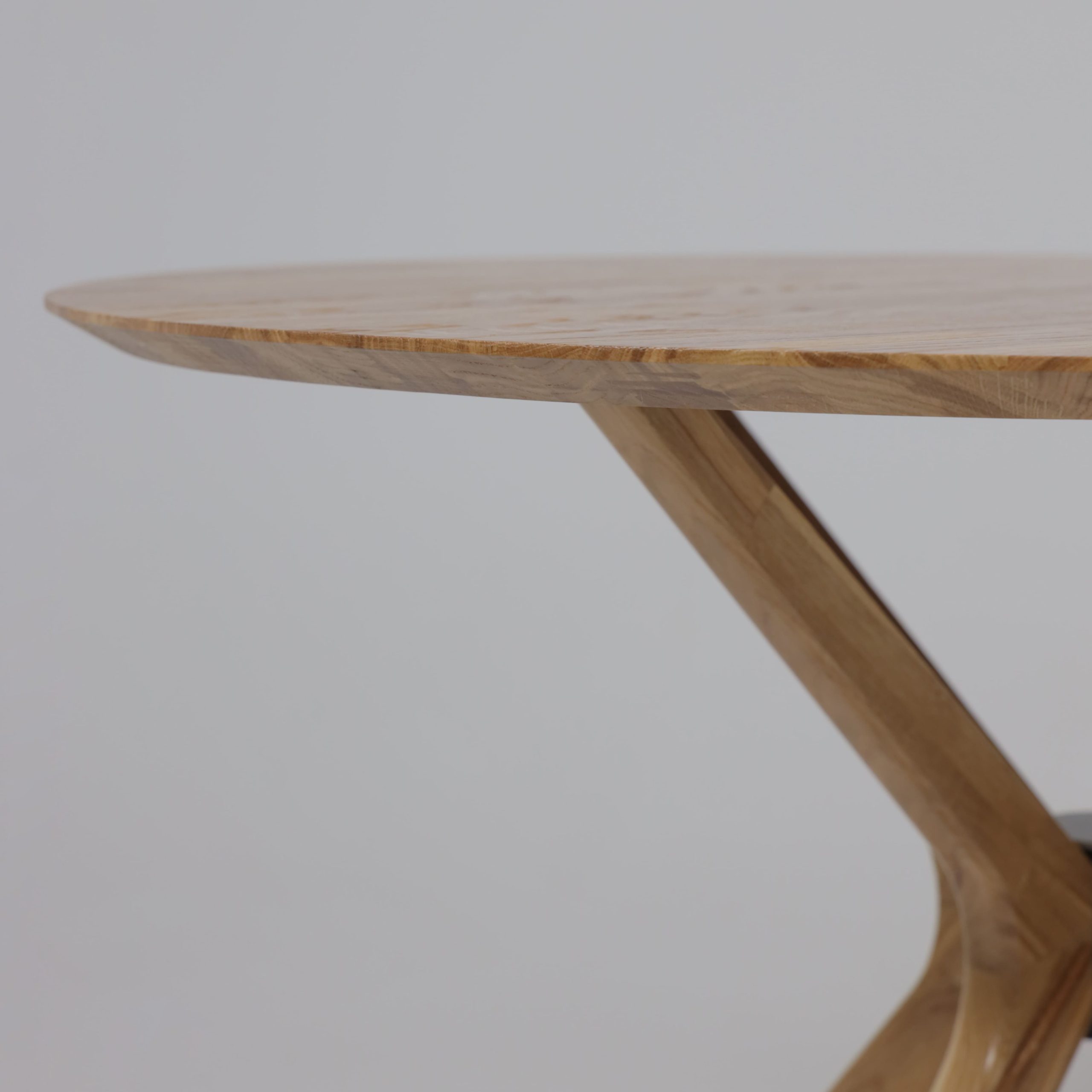 Стол ВЕГАС, нераздвижной, D1100, Дуб светлый тон 100