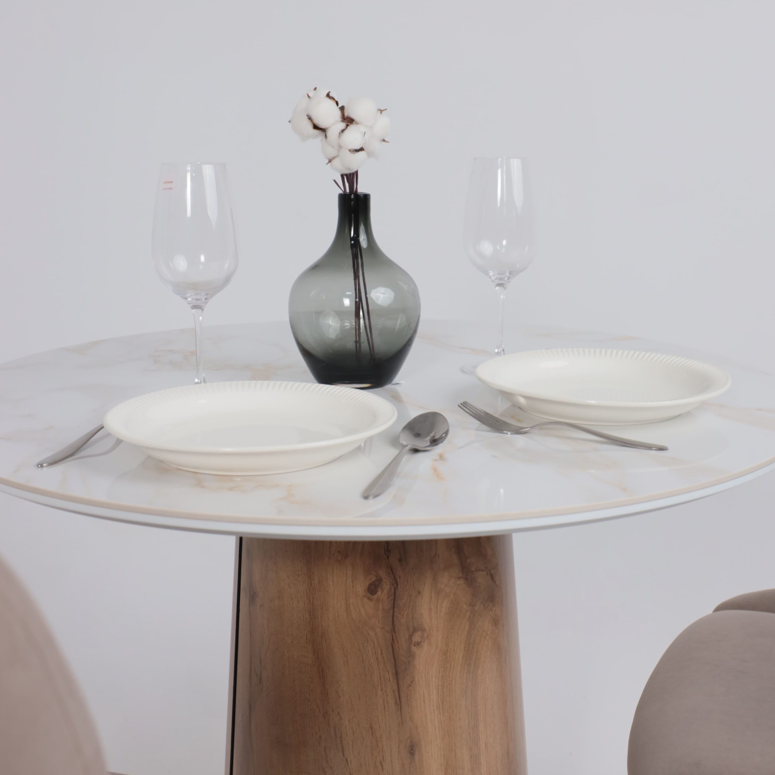 Стол AV 2317, МДФ+керамика, нераздвижной 900 белый, глянцевый CARLA LARKIN/черный+HPL Дуб Вотан