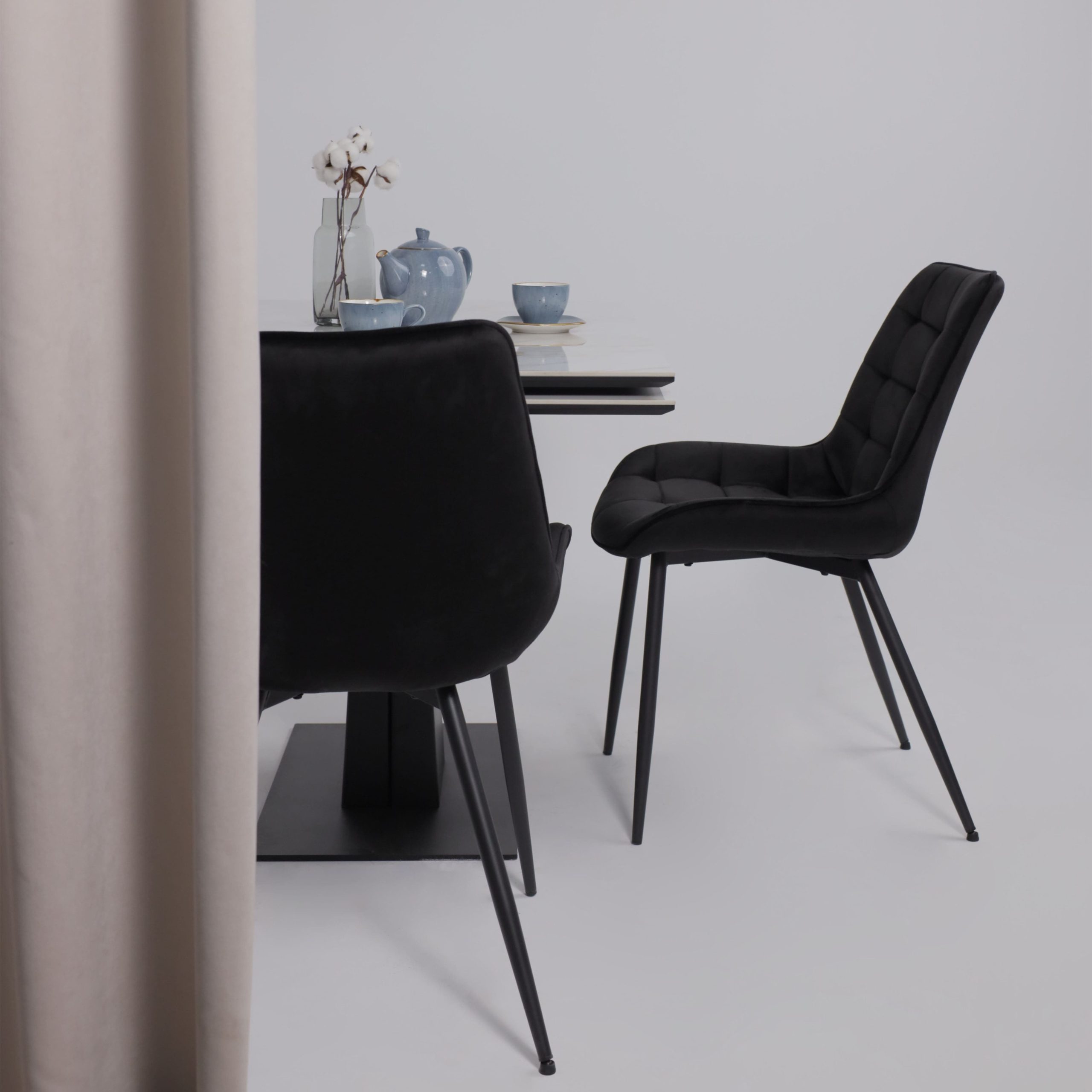 Стол AV 2119, МДФ+керамика, раздвижной 1200 (1800)*800 белый, глянцевый CARLA LARKIN /черный