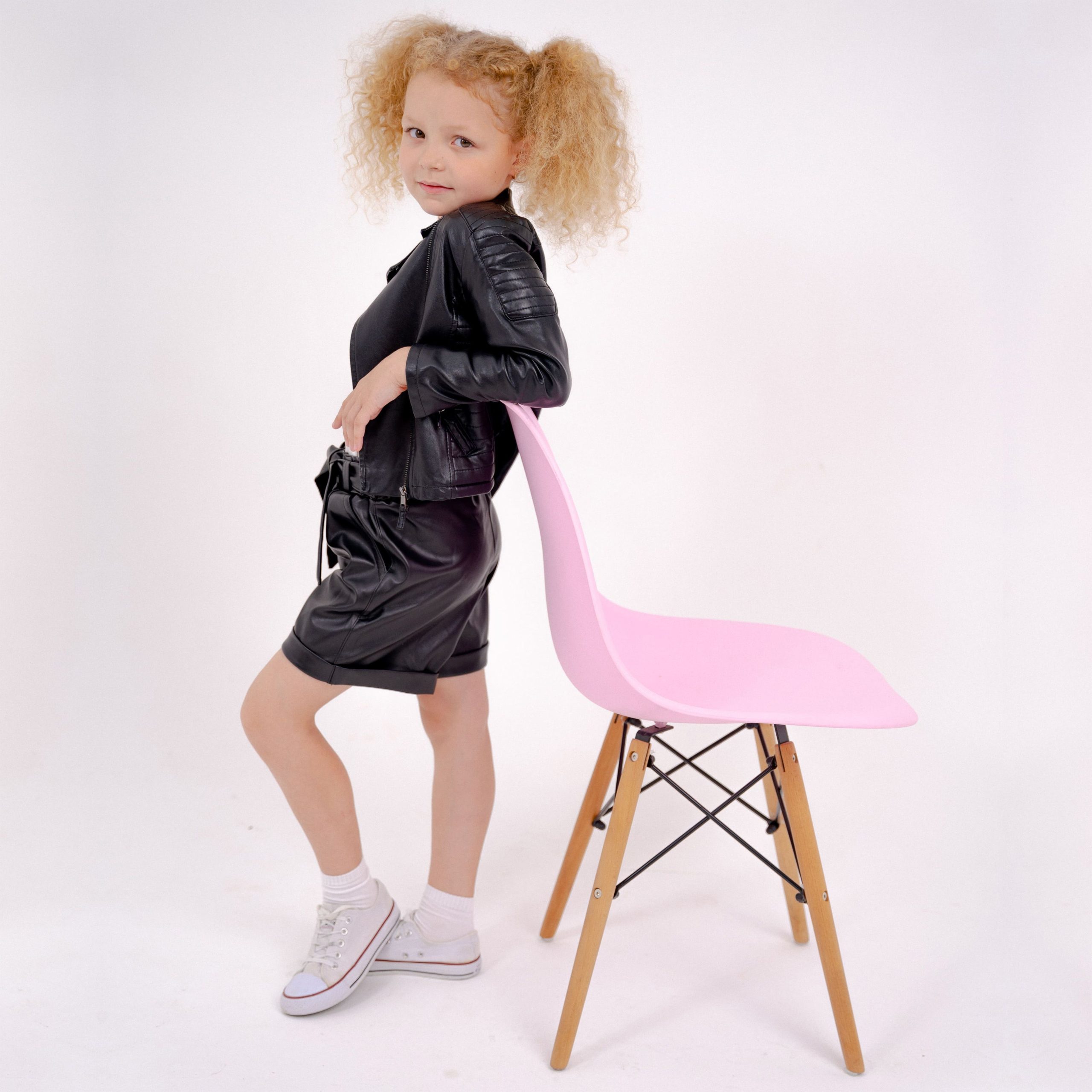 Стул KORD PP, белый пластик/дерево