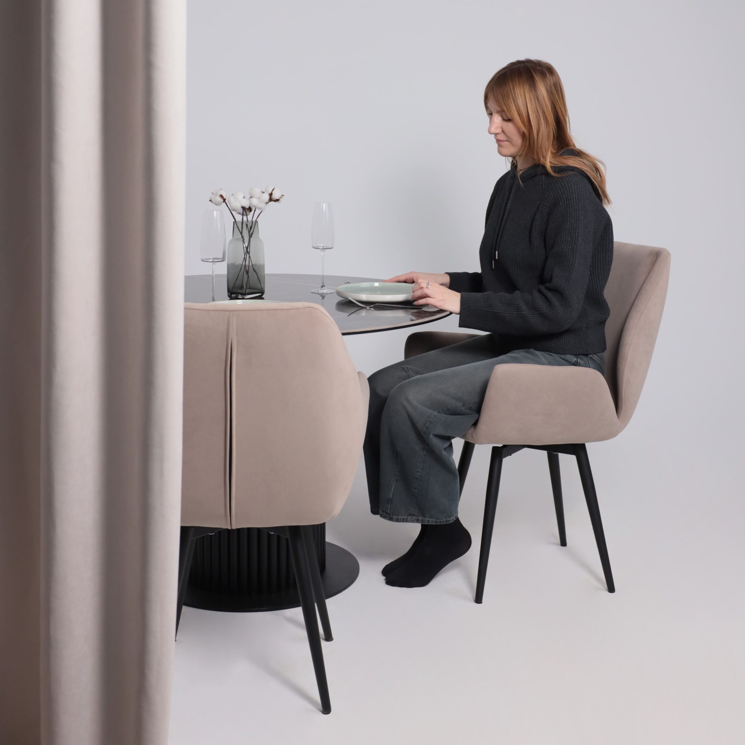 Стол РАУНД,керамика 2 кат. Д 1100, Камень черный Wacom pulido/ Черный матовый