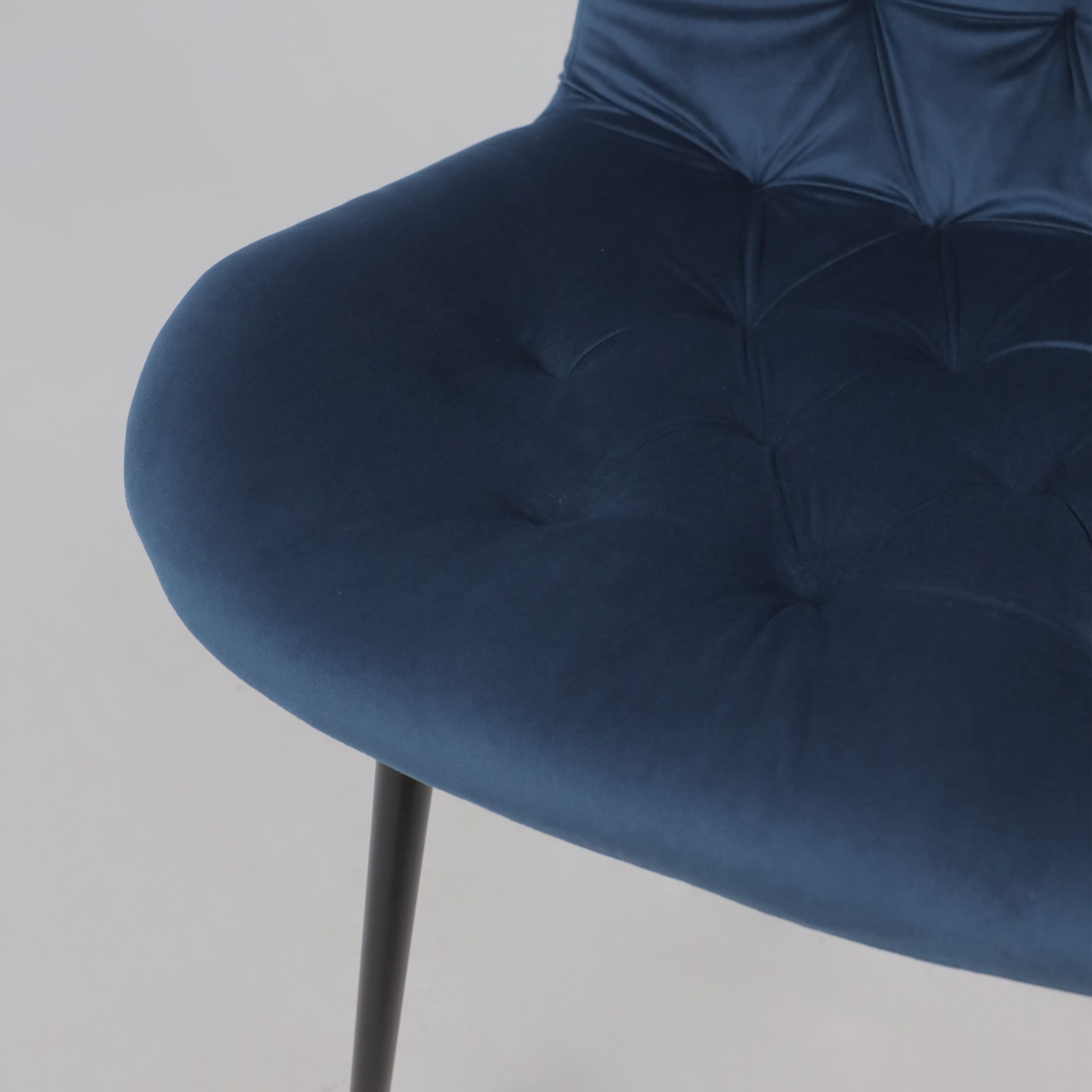 Стул AV 435, синий бархат Confetti deep ocean/черный