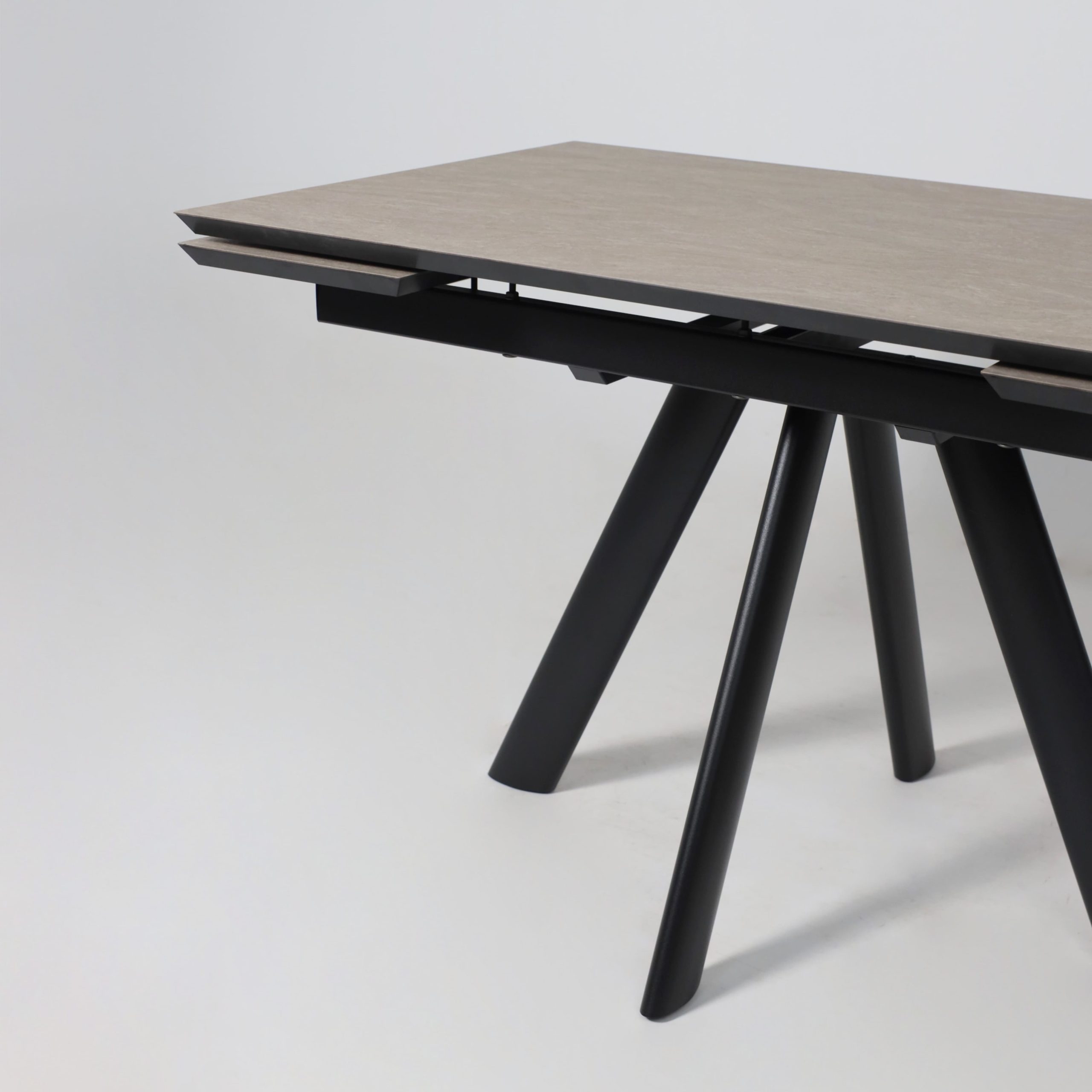 Стол JACK-120, раздвижной 120(30+30)х80, БЕЖЕВЫЙ КАМЕНЬ - COMPAKT CER/Черный