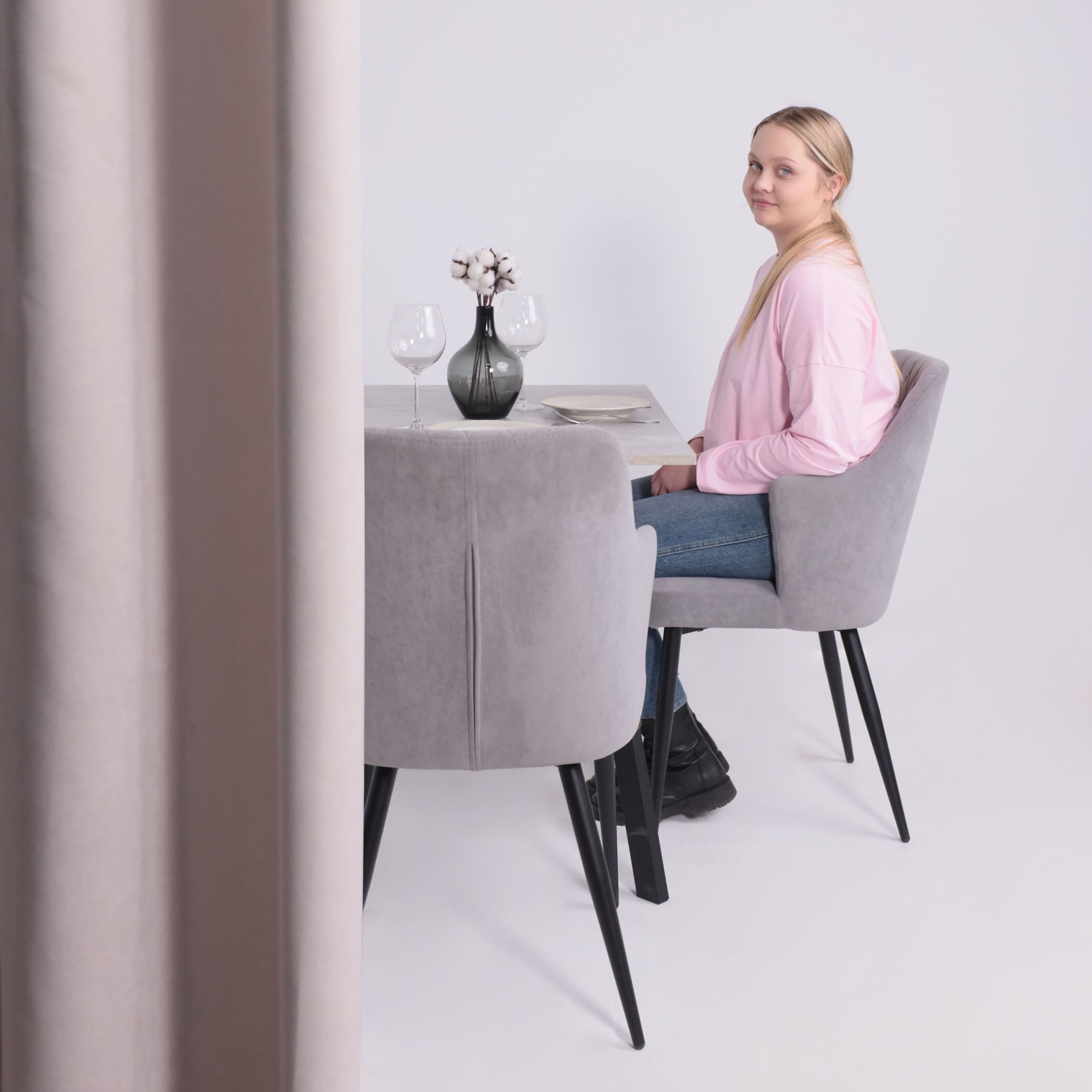 Стол SOLO 102*67, Бетон/черный