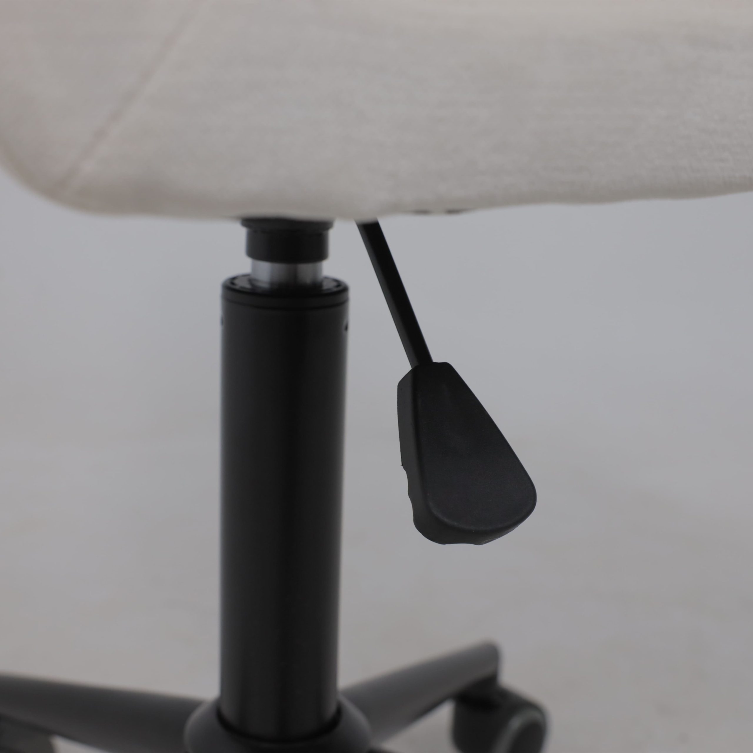 Кресло SONATA, молочный шенилл Ote Canna 100/черный