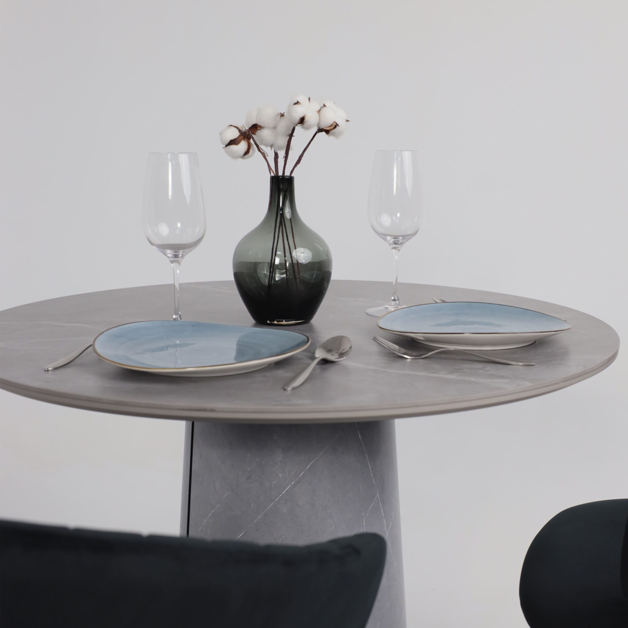 Стол AV 2317, МДФ+керамика, нераздвижной 900 серый, матовый LARKA GREY/черный+HPL Будда