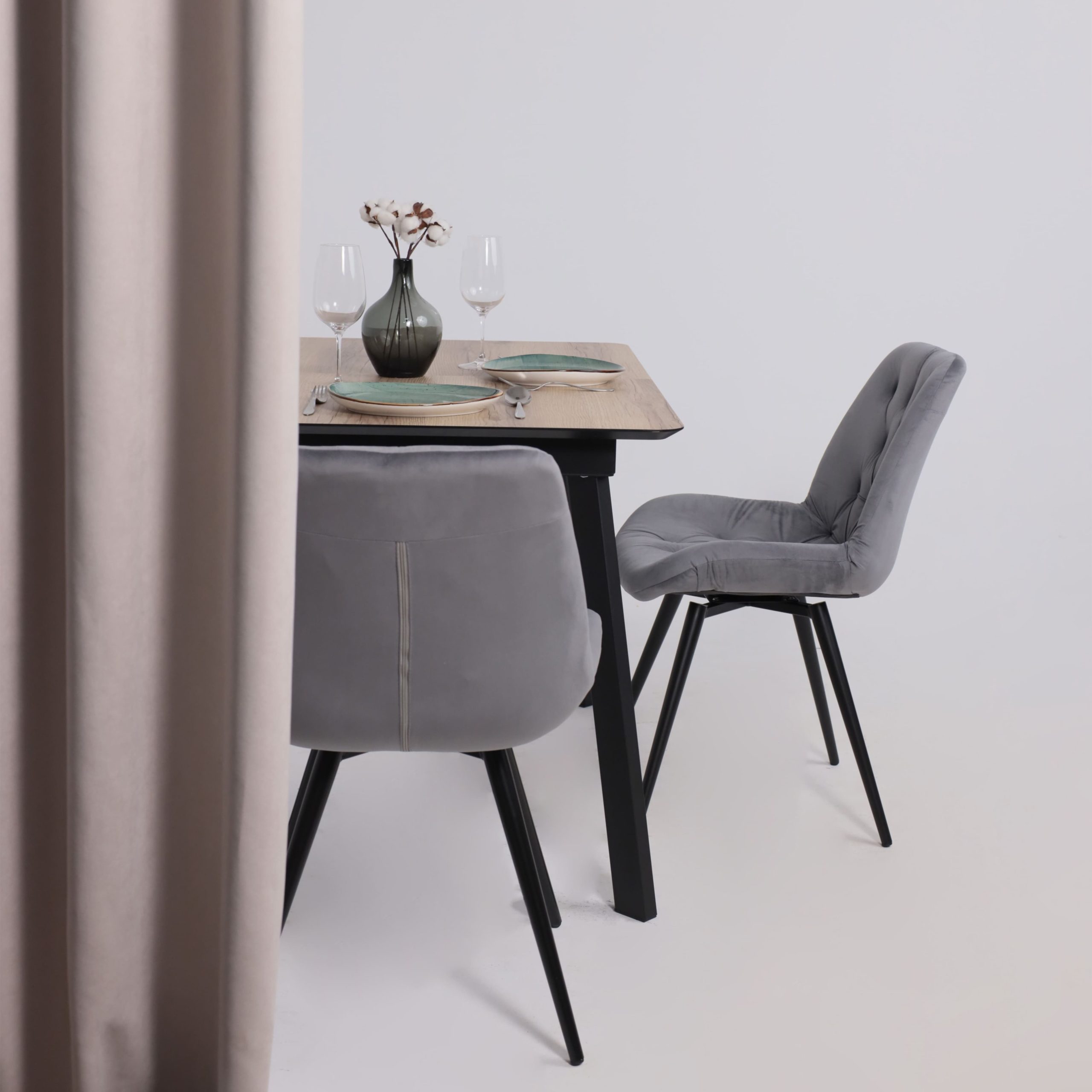 Стул AV 405, поворотный, темно-серый бархат H-15/черный