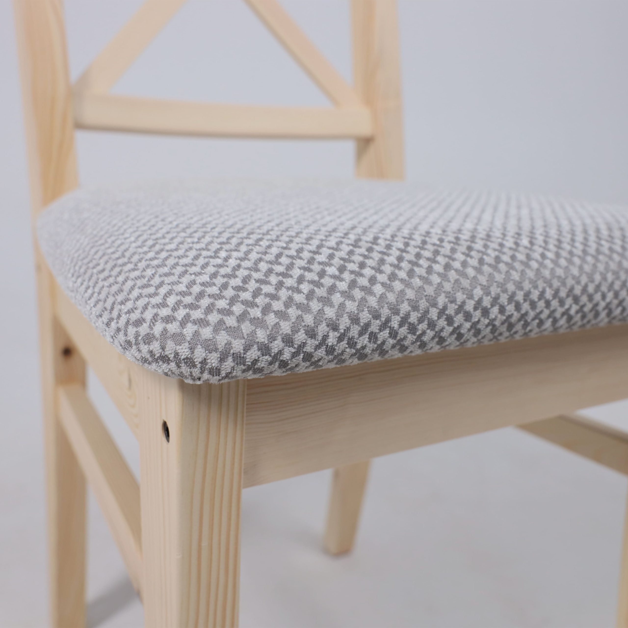 Стул Ингольф, тон 15, прозрачный лак/серая ткань Аризона дождь 149/2