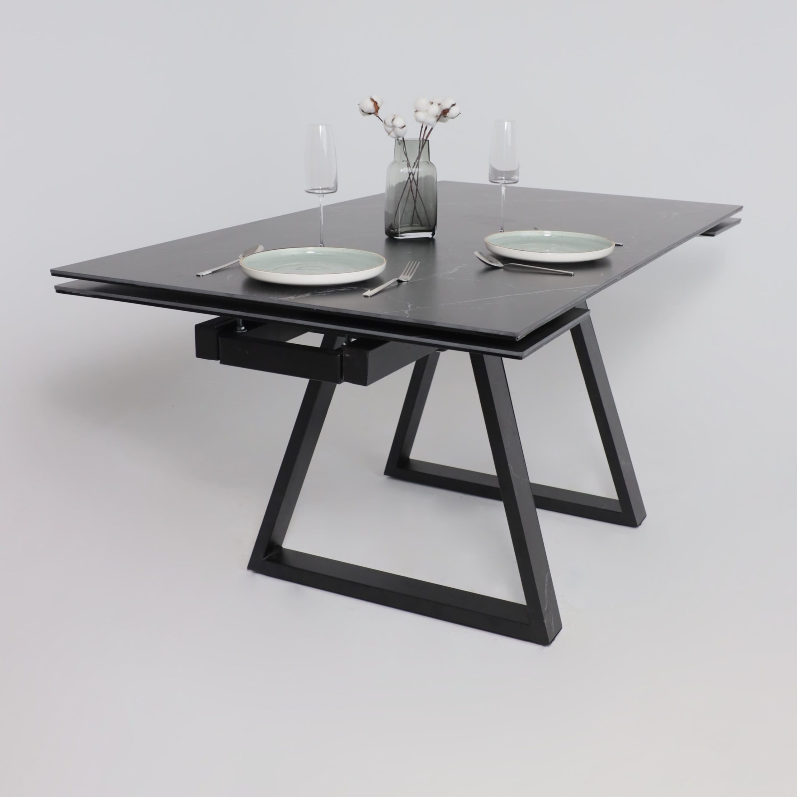 Стол МОНАКО NEW,керамика 0 кат. 1600(2240)*900, Камень черный Greys Black/Черный матовый, квадро