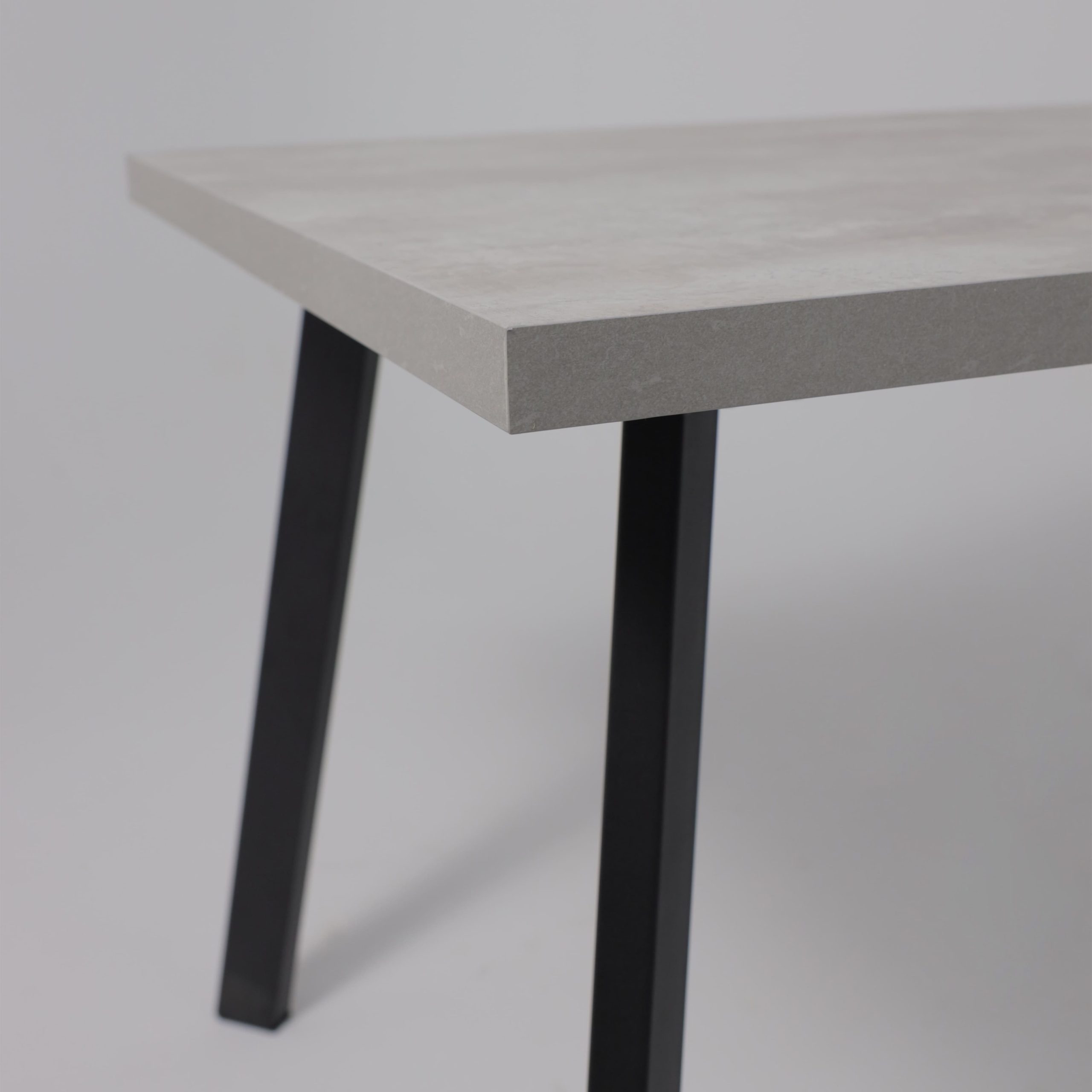 Стол Hagen 140 раздвижной, 140(180)*85, Цемент/Черный